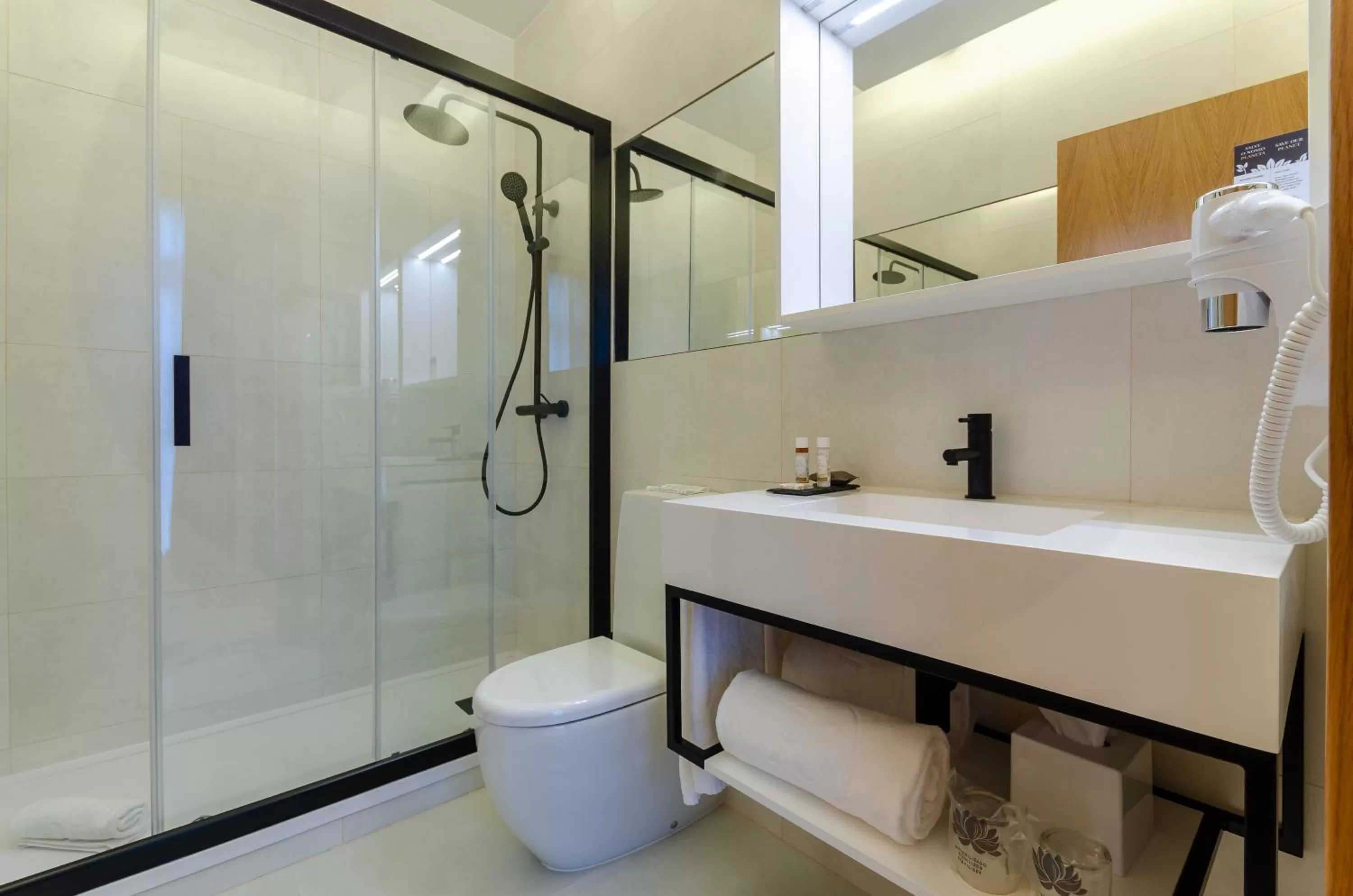 Bathroom in Rossio Plaza Hotel