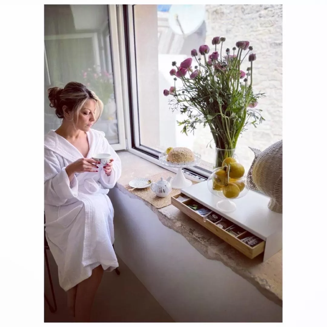 Hot Tub in Hydria guest house art gallery