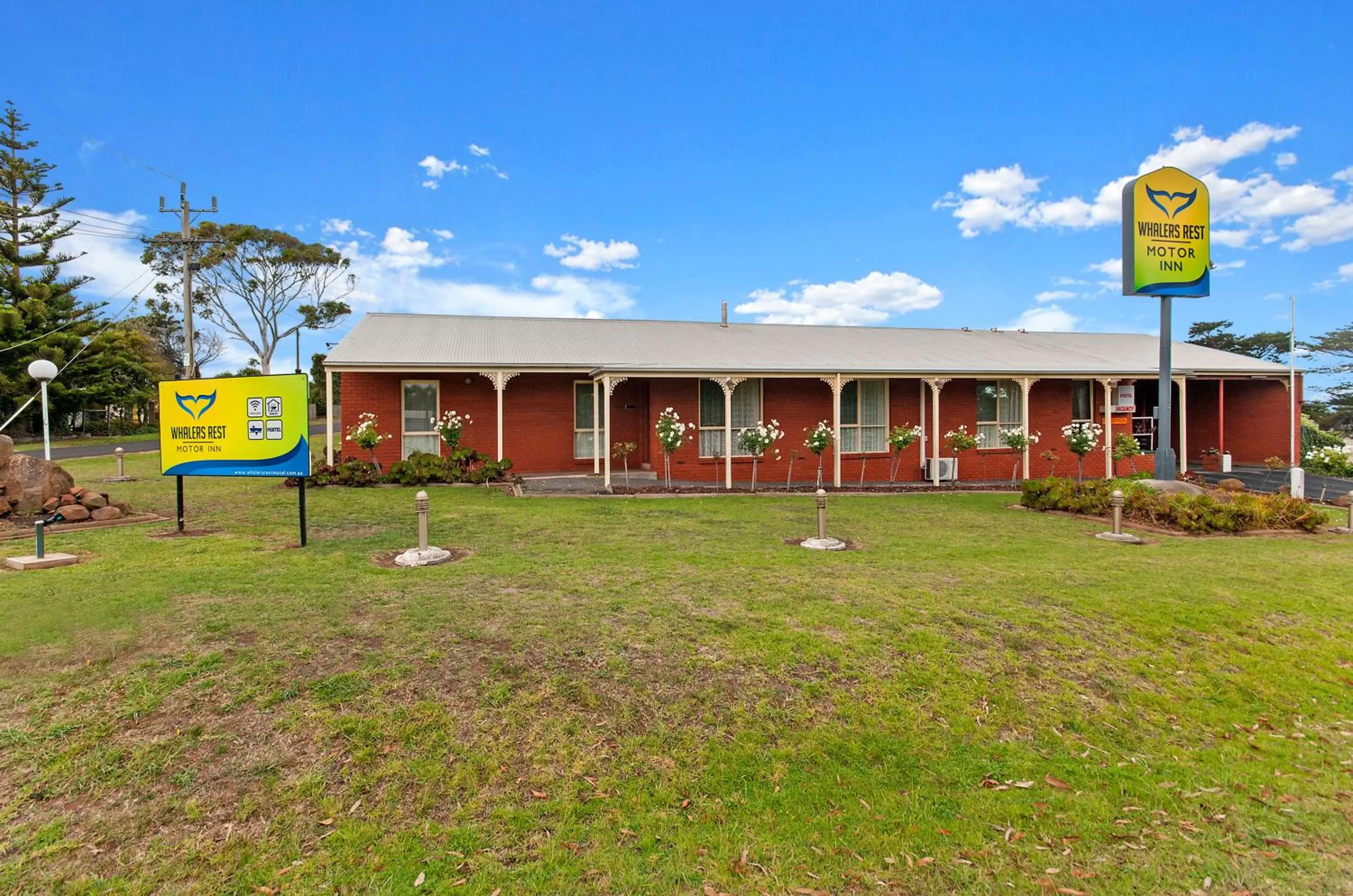 Property building in Whalers Rest Motor Inn