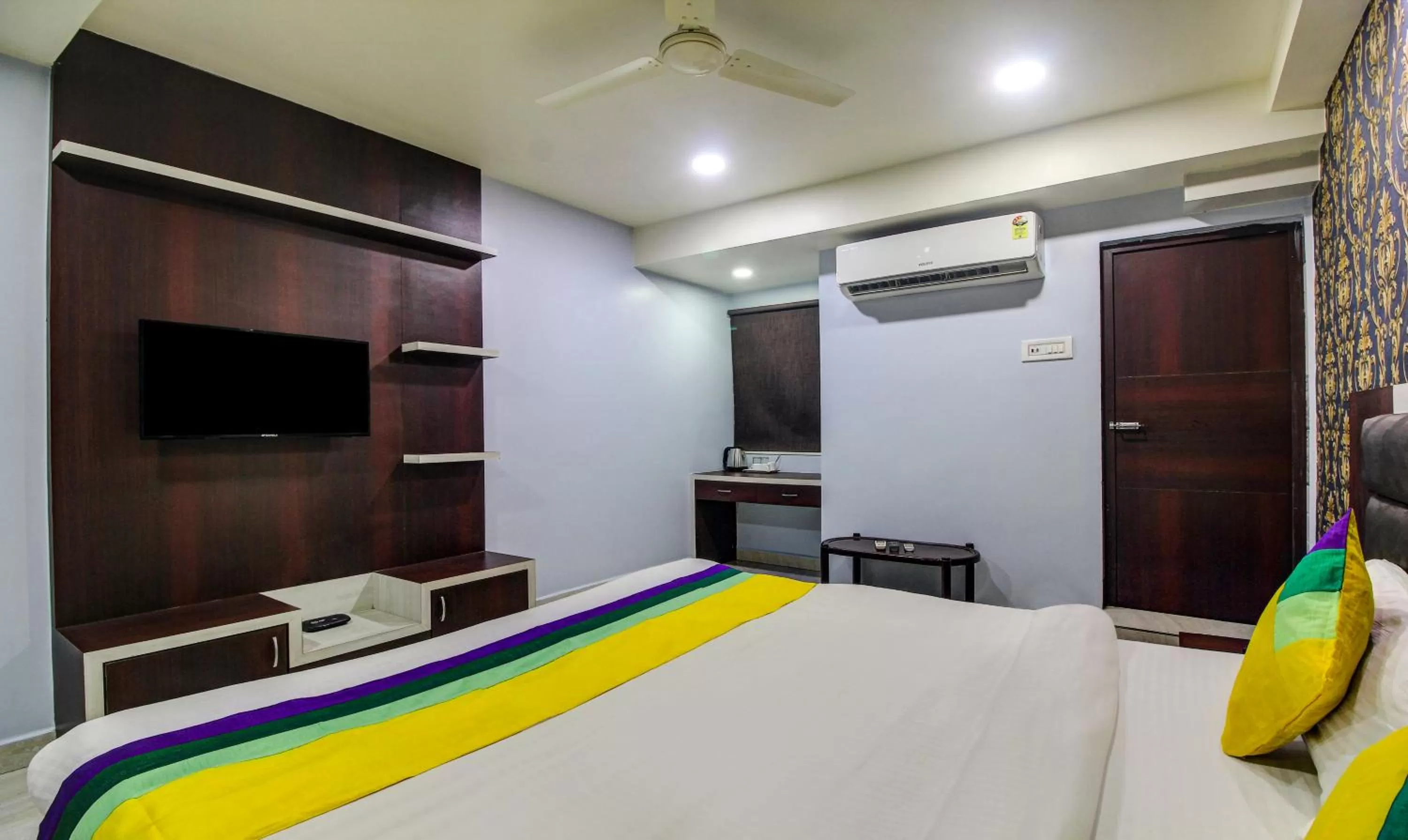 Bed in Itsy By Treebo - Golden Fiesta