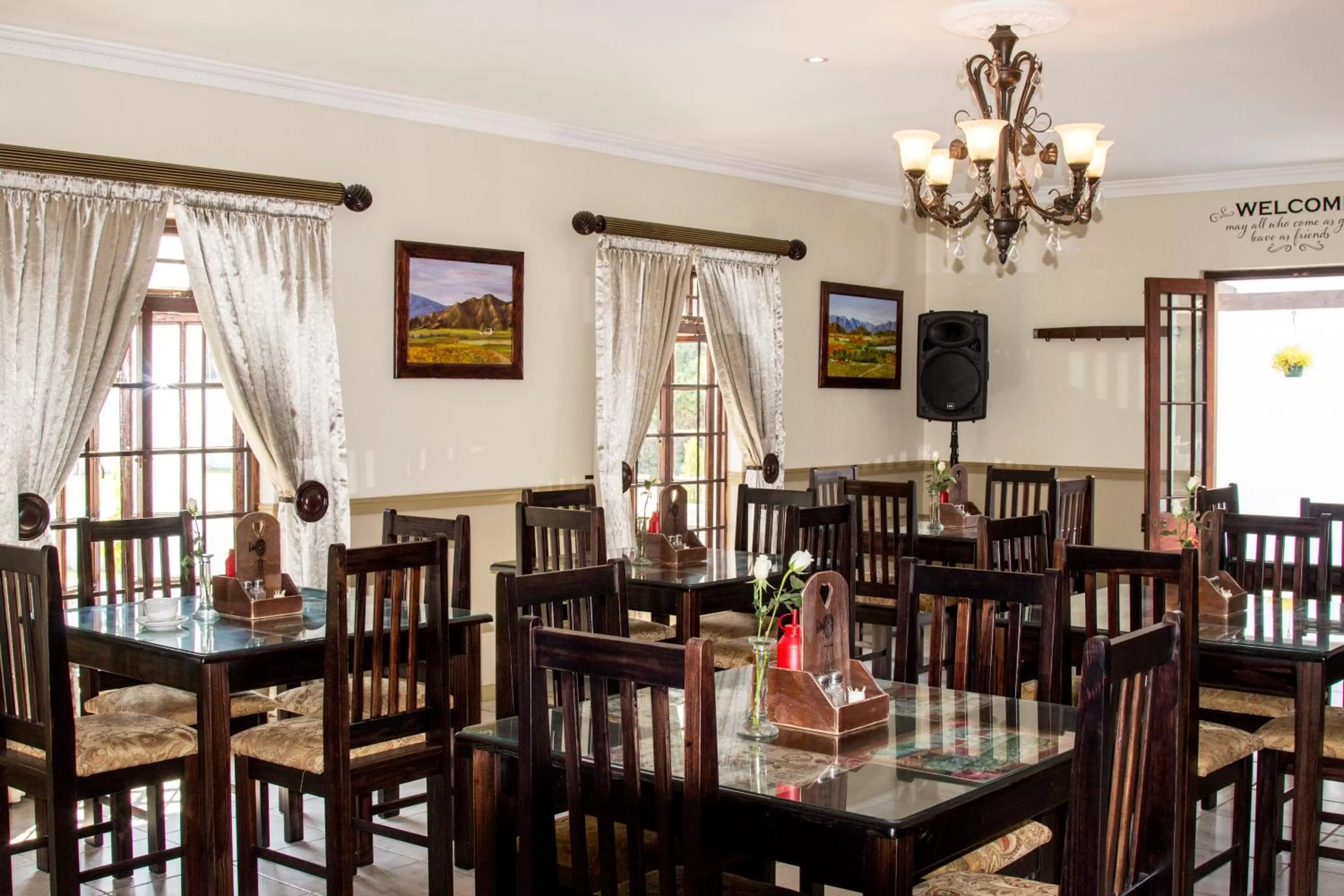 Dining area in Victoria Heights B&B