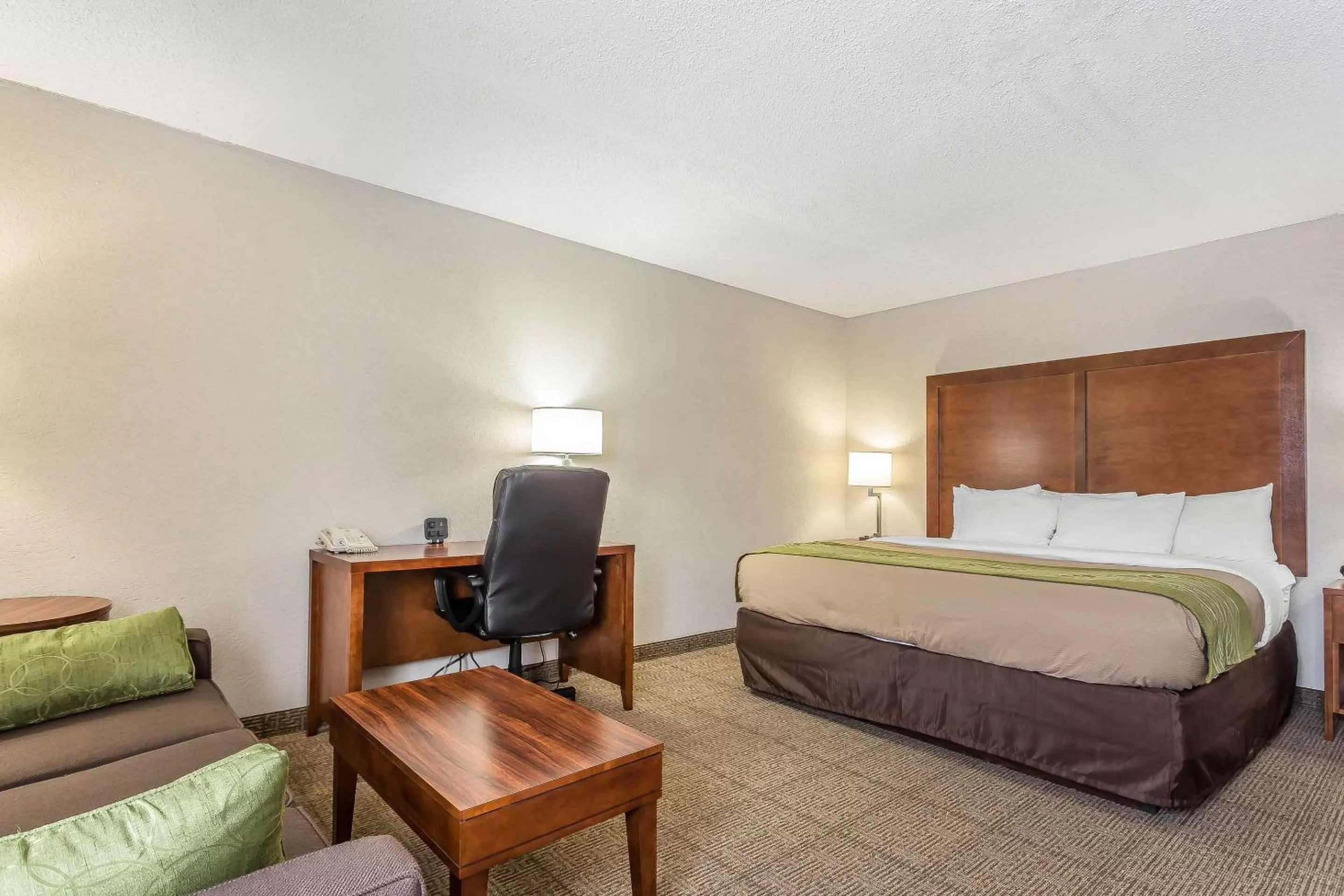 Bedroom in Quality Inn Summerville-Charleston