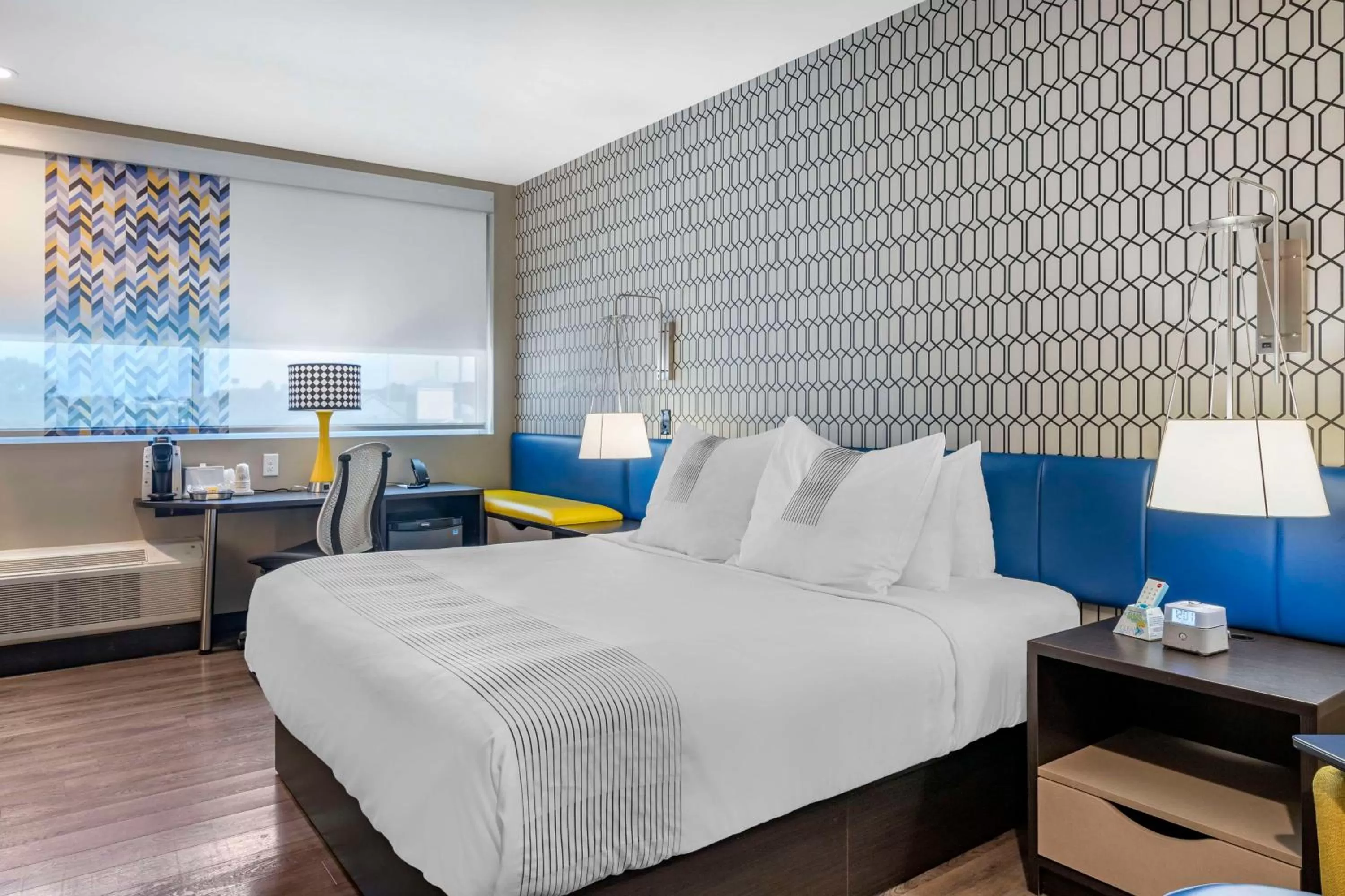 Bedroom, Bed in GLō Best Western Savannah-Gateway I-95