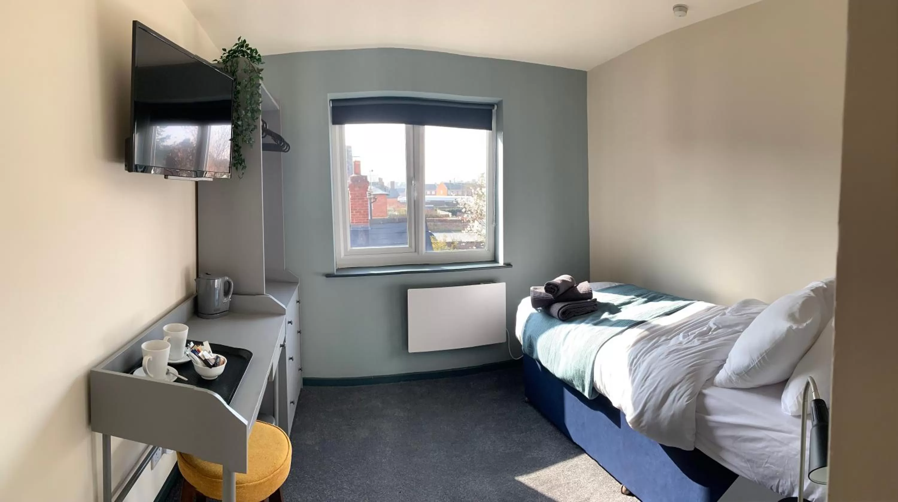 Photo of the whole room, Bed in The Bridge Inn