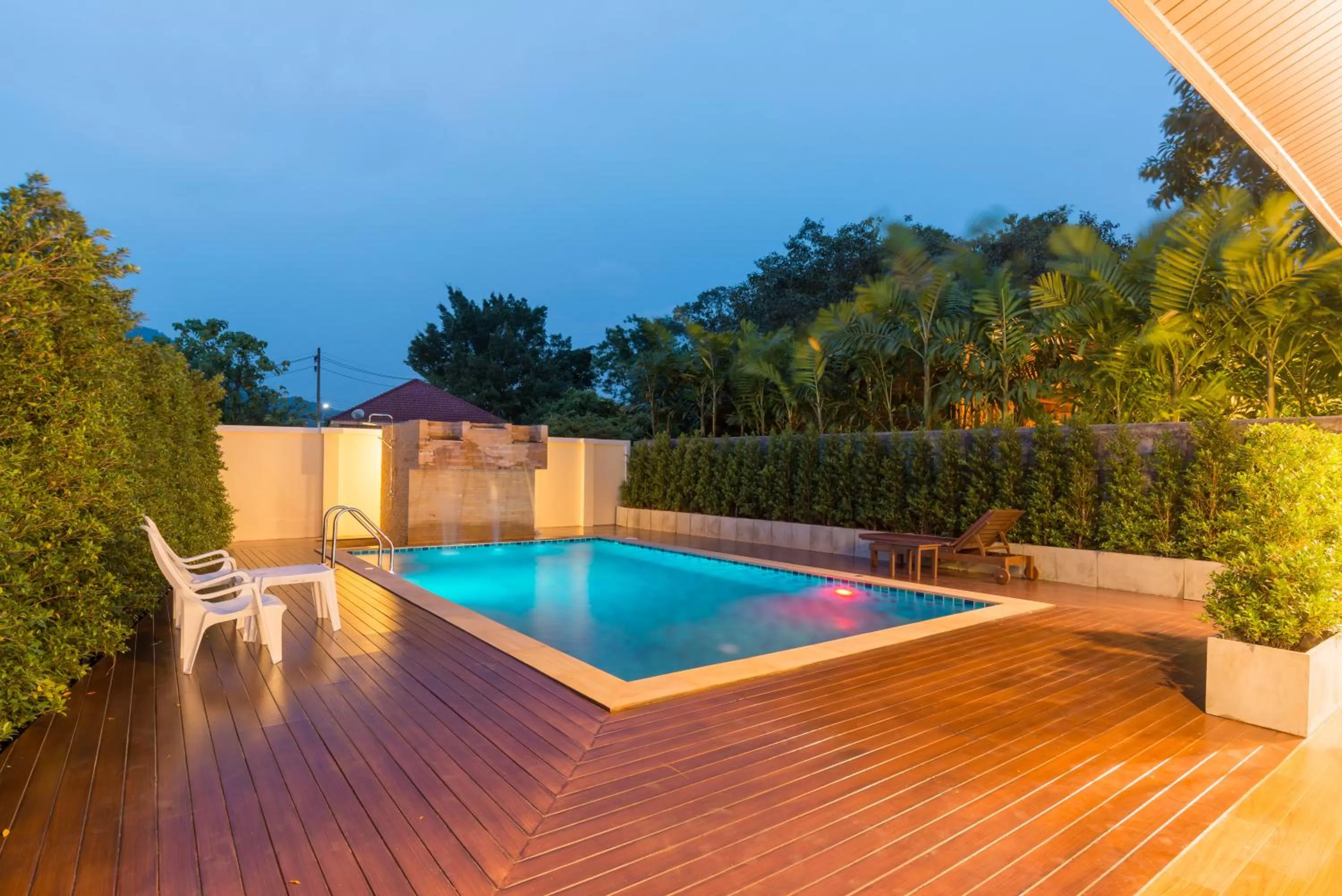 Swimming pool in Aonang Glory Resort