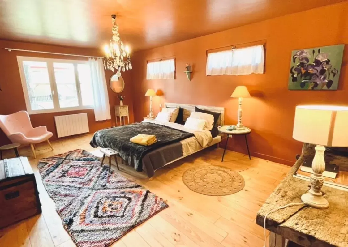 Double Room with Private Bathroom in La Madeleine Double Room with Private Bathroom in La Madeleine