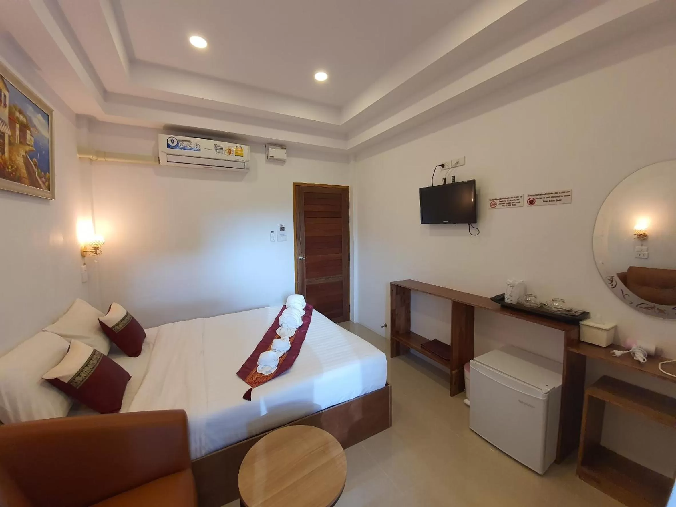 Photo of the whole room, Bed in Chiang Mai Heritage House