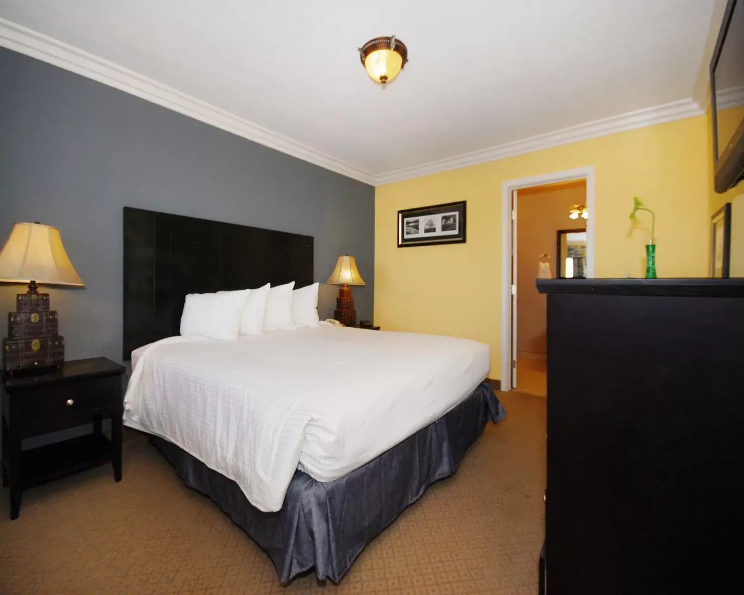 Solaire Inn & Suites Solaire Inn & Suites