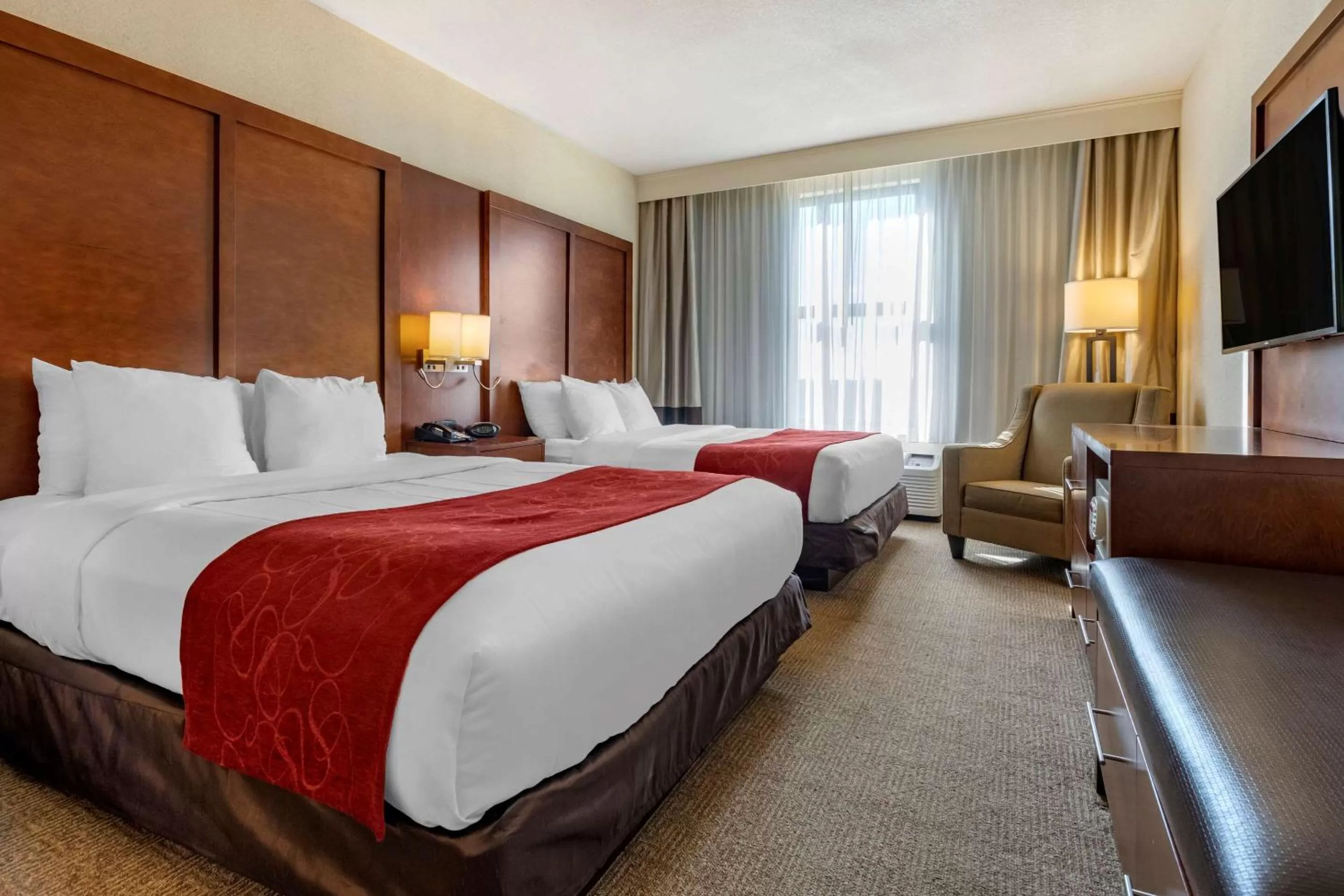 Photo of the whole room, Bed in Comfort Suites Miami - Kendall