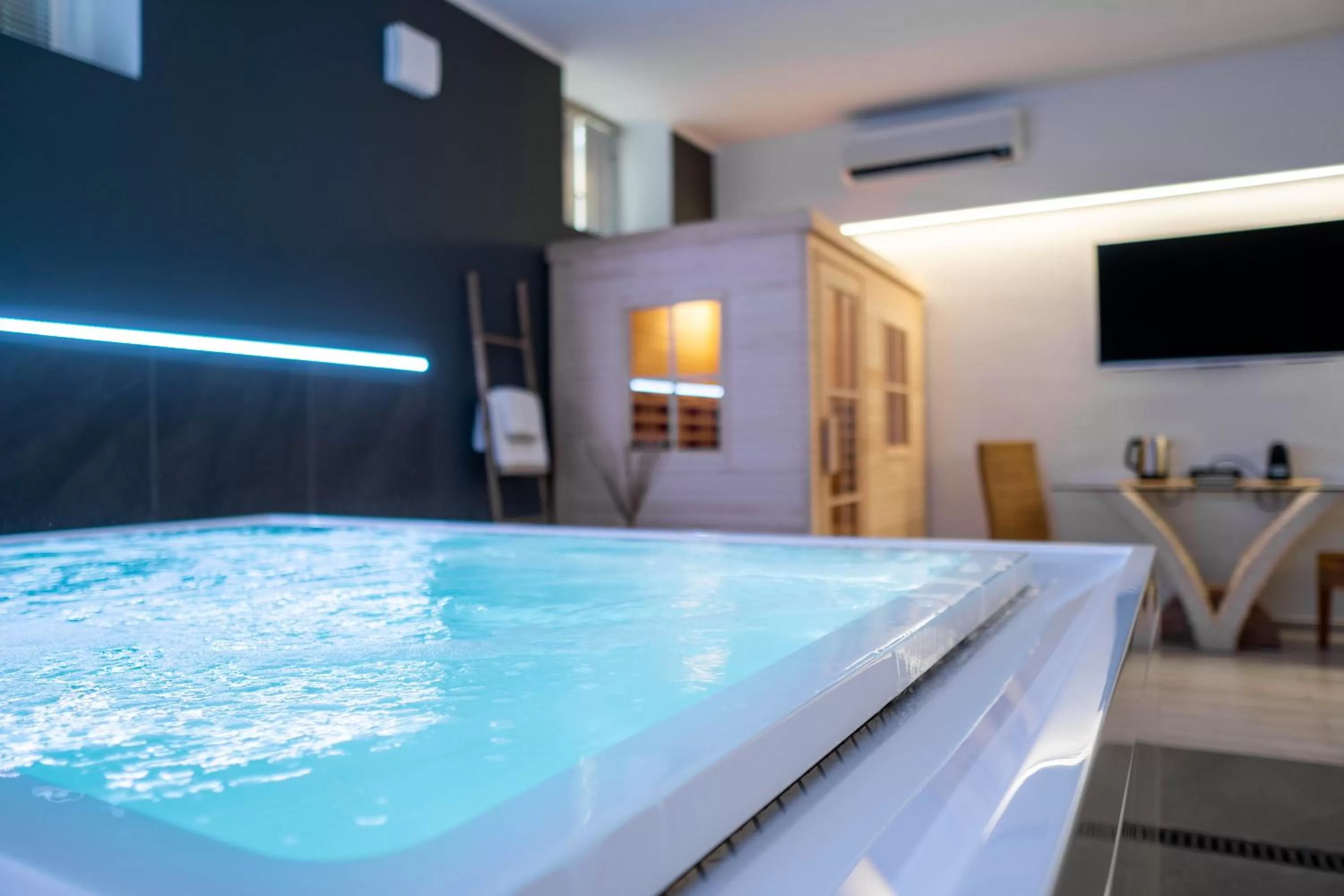 Hot Tub in Residence Le Palme