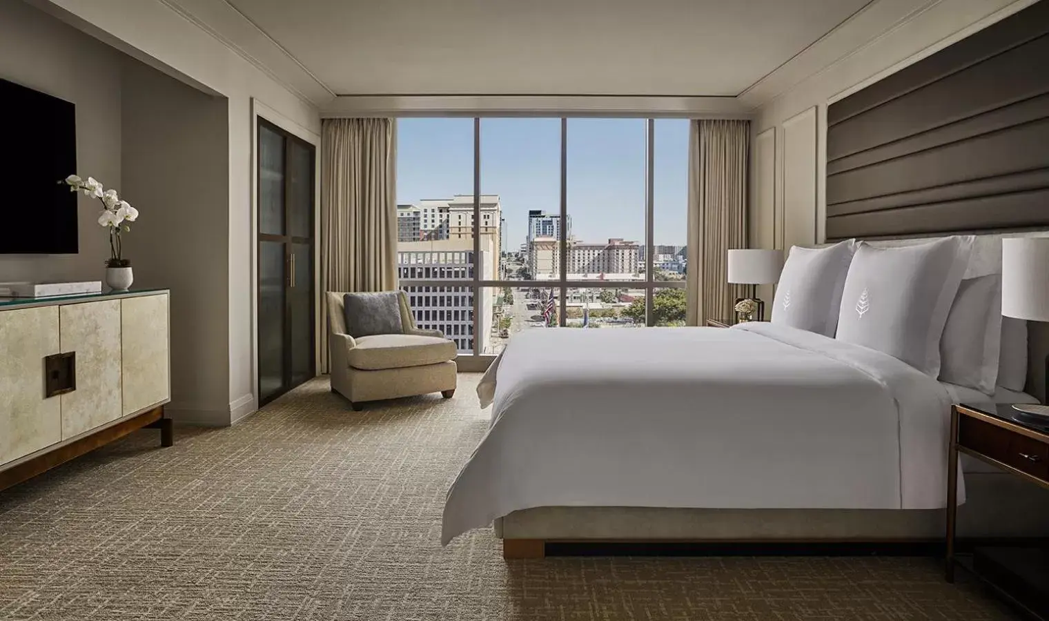 One-Bedroom King Suite with City View in Four Seasons Hotel Austin One-Bedroom King Suite with City View in Four Seasons Hotel Austin
