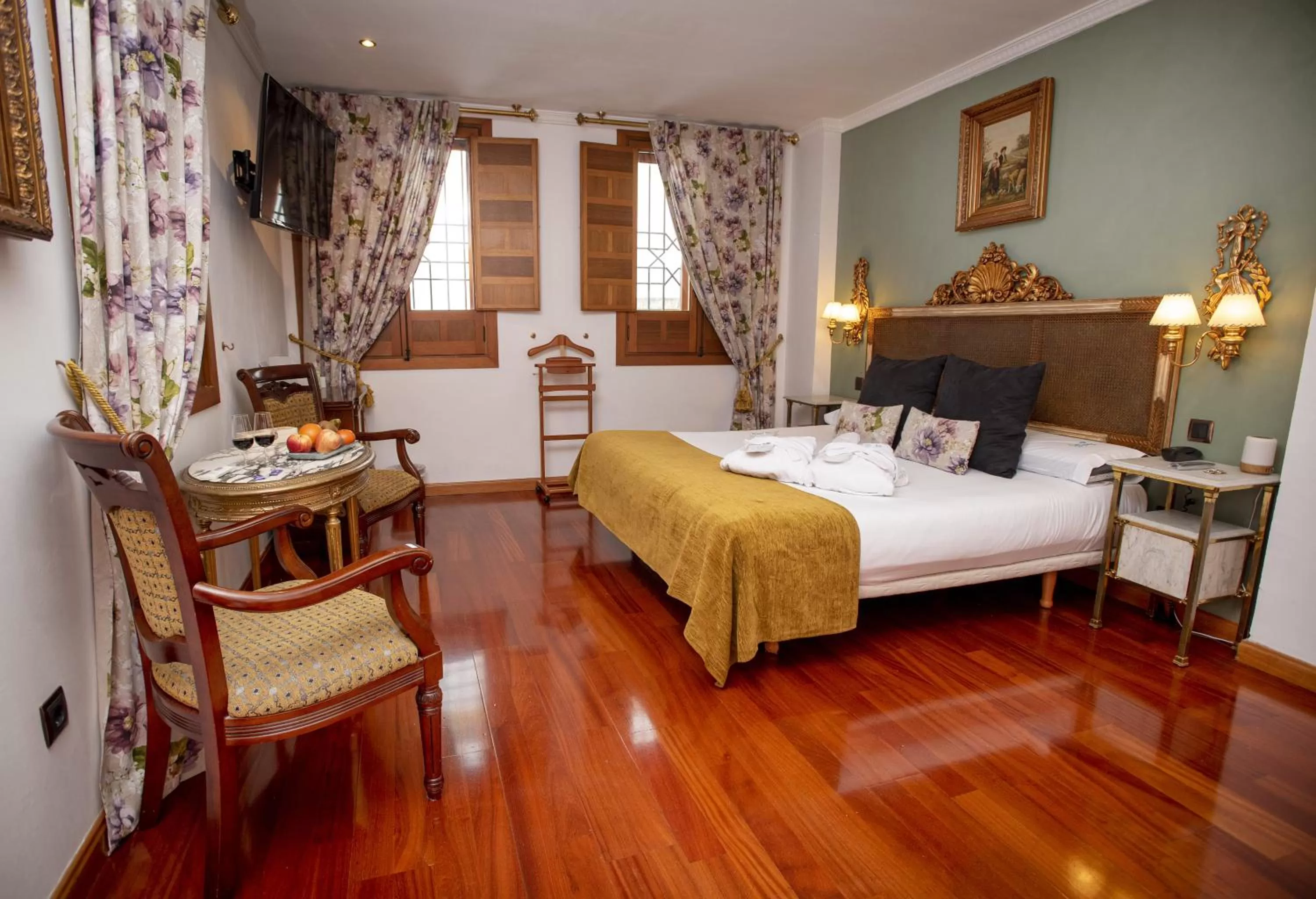 Photo of the whole room, Bed in La Llave de la Judería Hotel Boutique