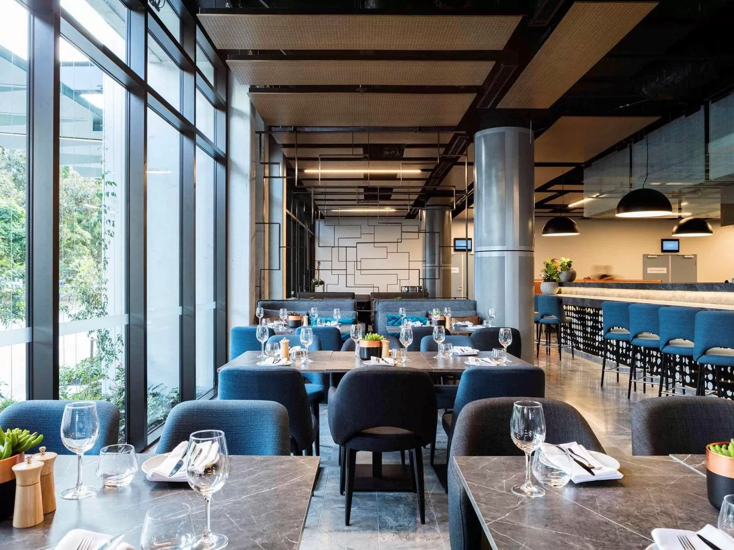 Restaurant/places to eat in Novotel Brisbane South Bank