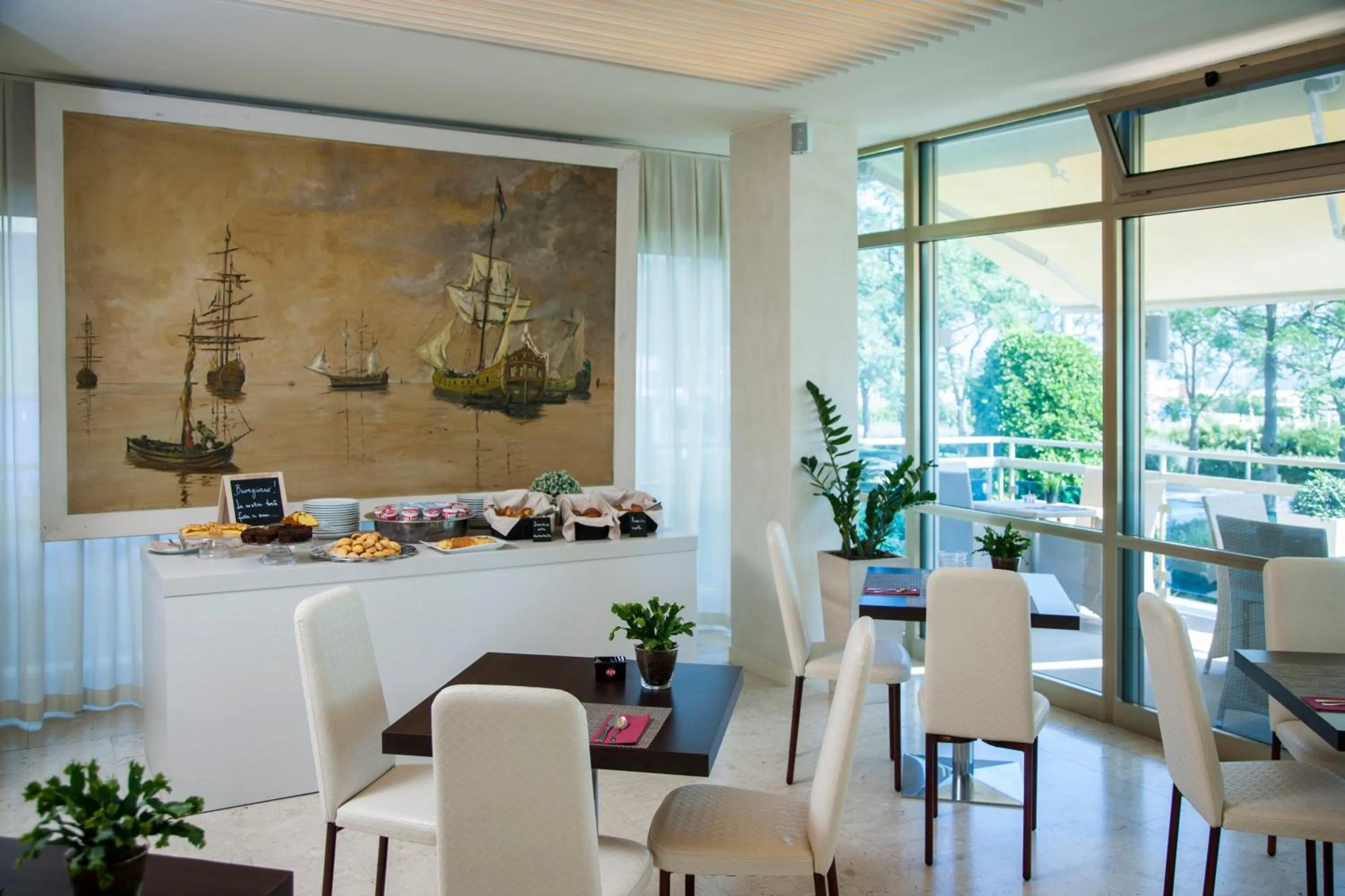 Breakfast in Hotel Mon Cheri