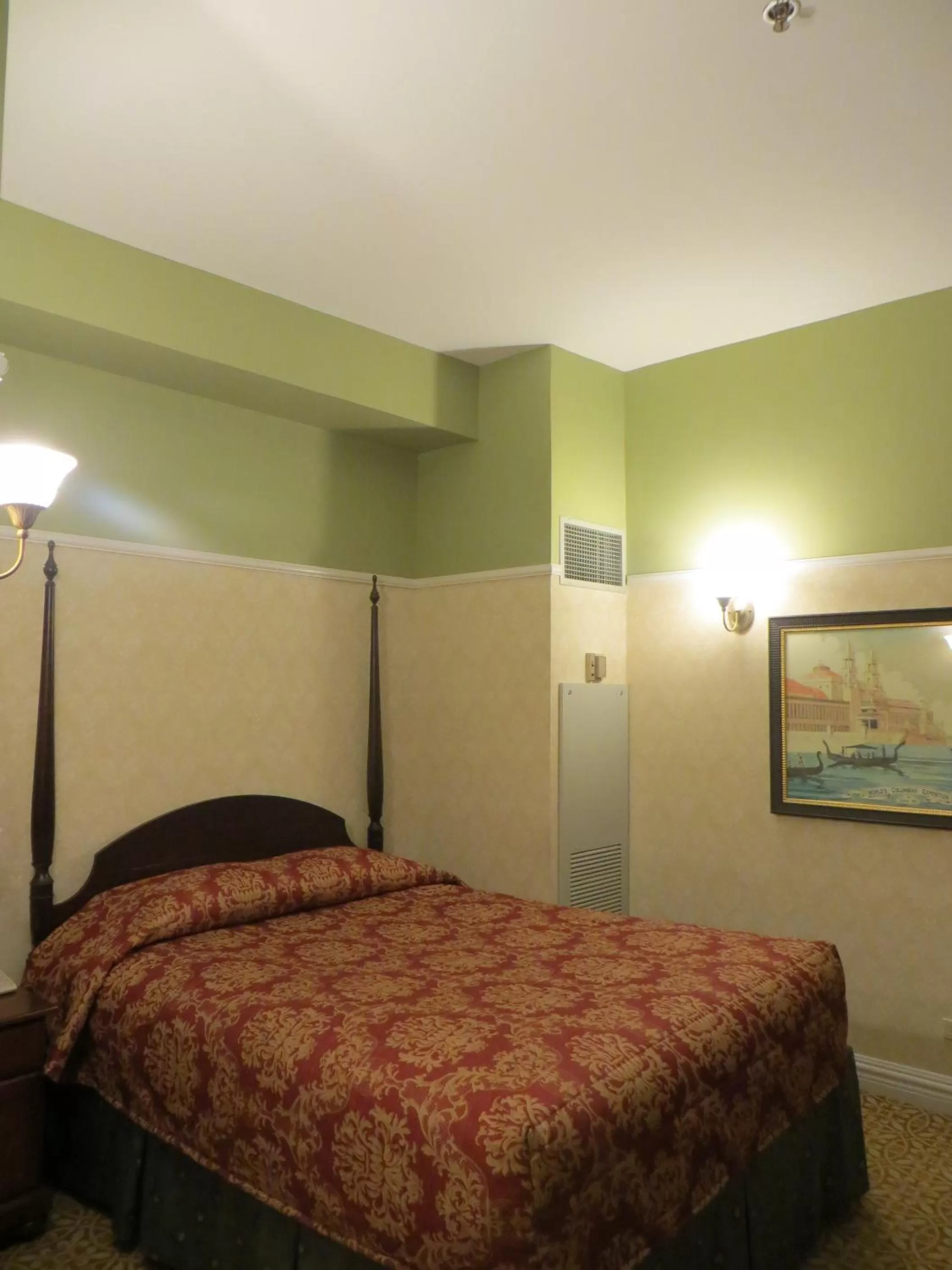 Bed in Carleton of Oak Park