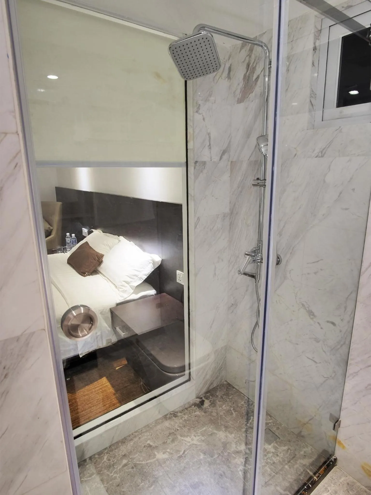 Bathroom, Bed in InnB Park Hotel