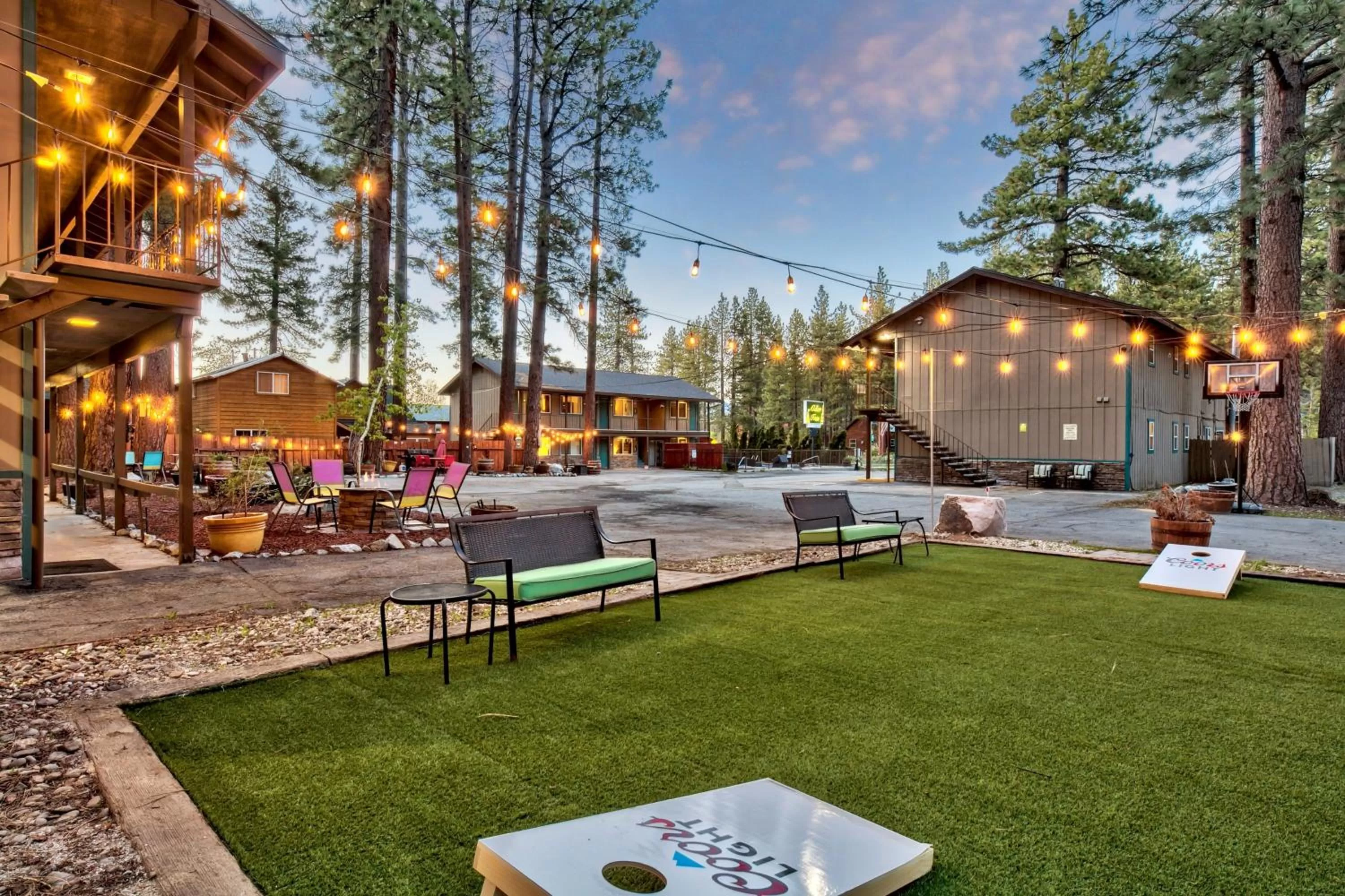 Evening entertainment in The Alder Inn