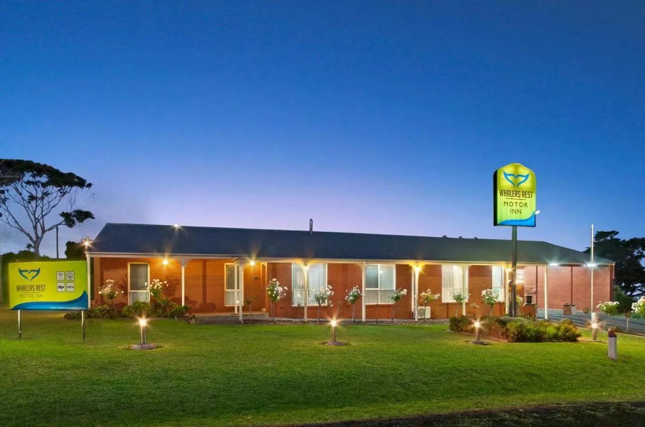 Property building in Whalers Rest Motor Inn
