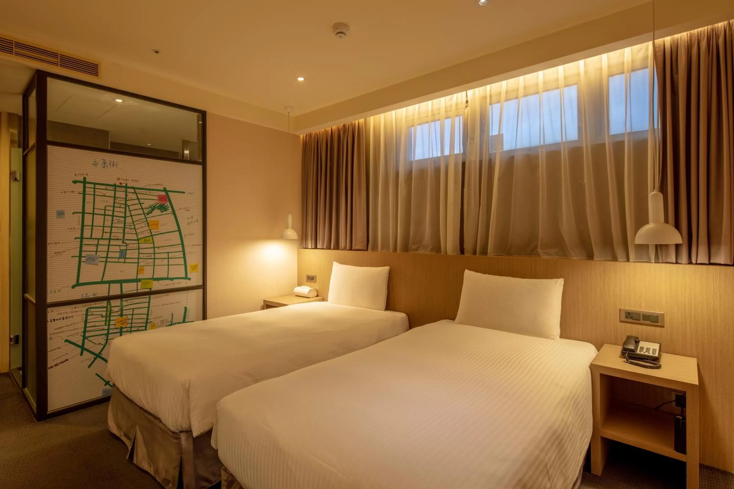 Photo of the whole room, Bed in Chaiin Hotel - Dongmen