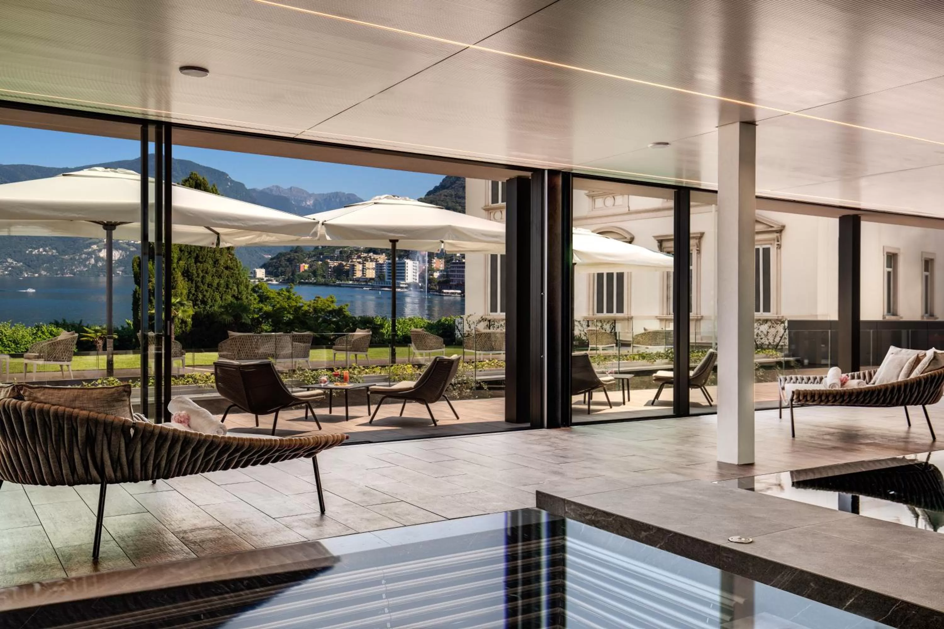 Swimming pool in Hotel Splendide Royal