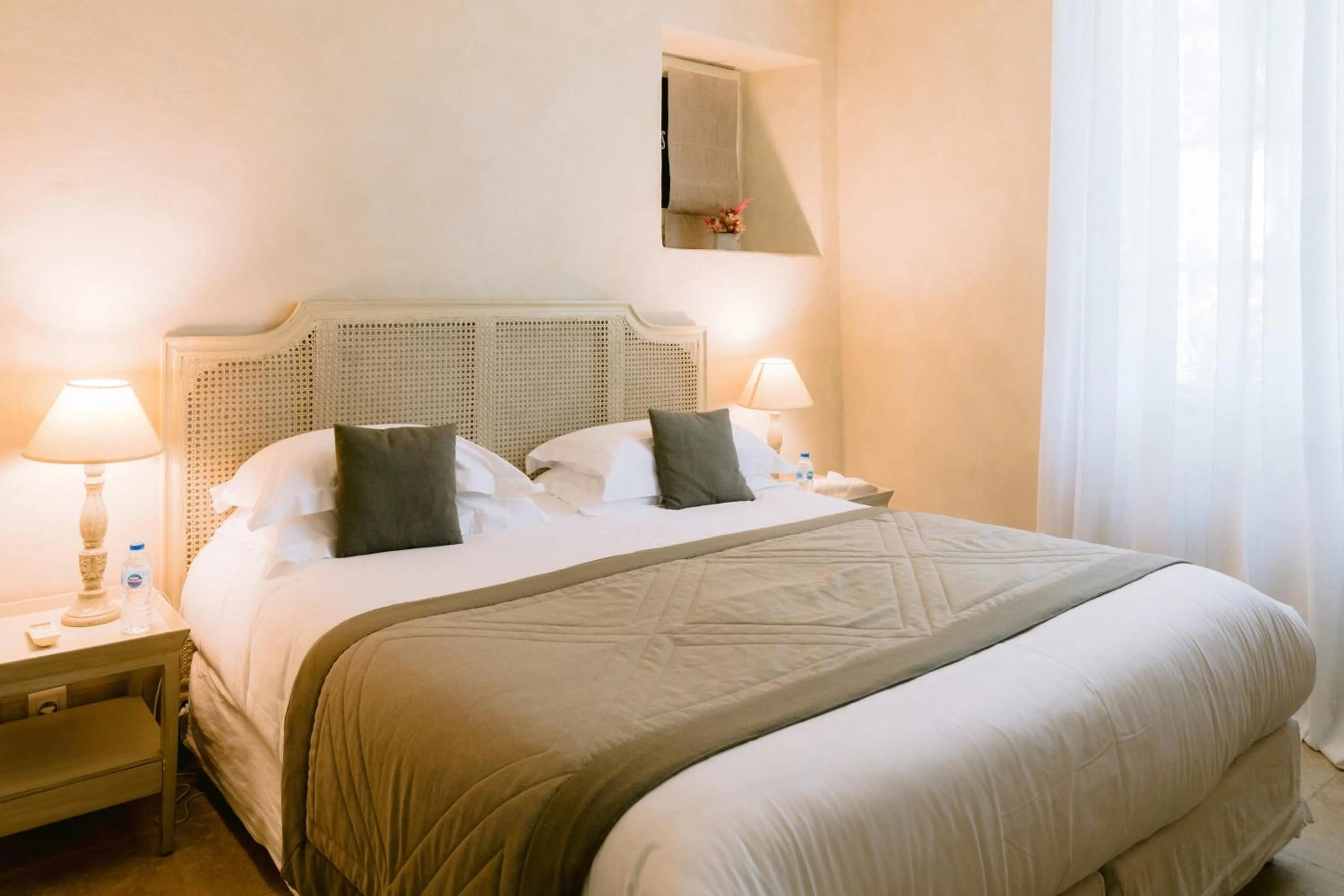 Bedroom, Bed in Le Mas De La Rose - Teritoria