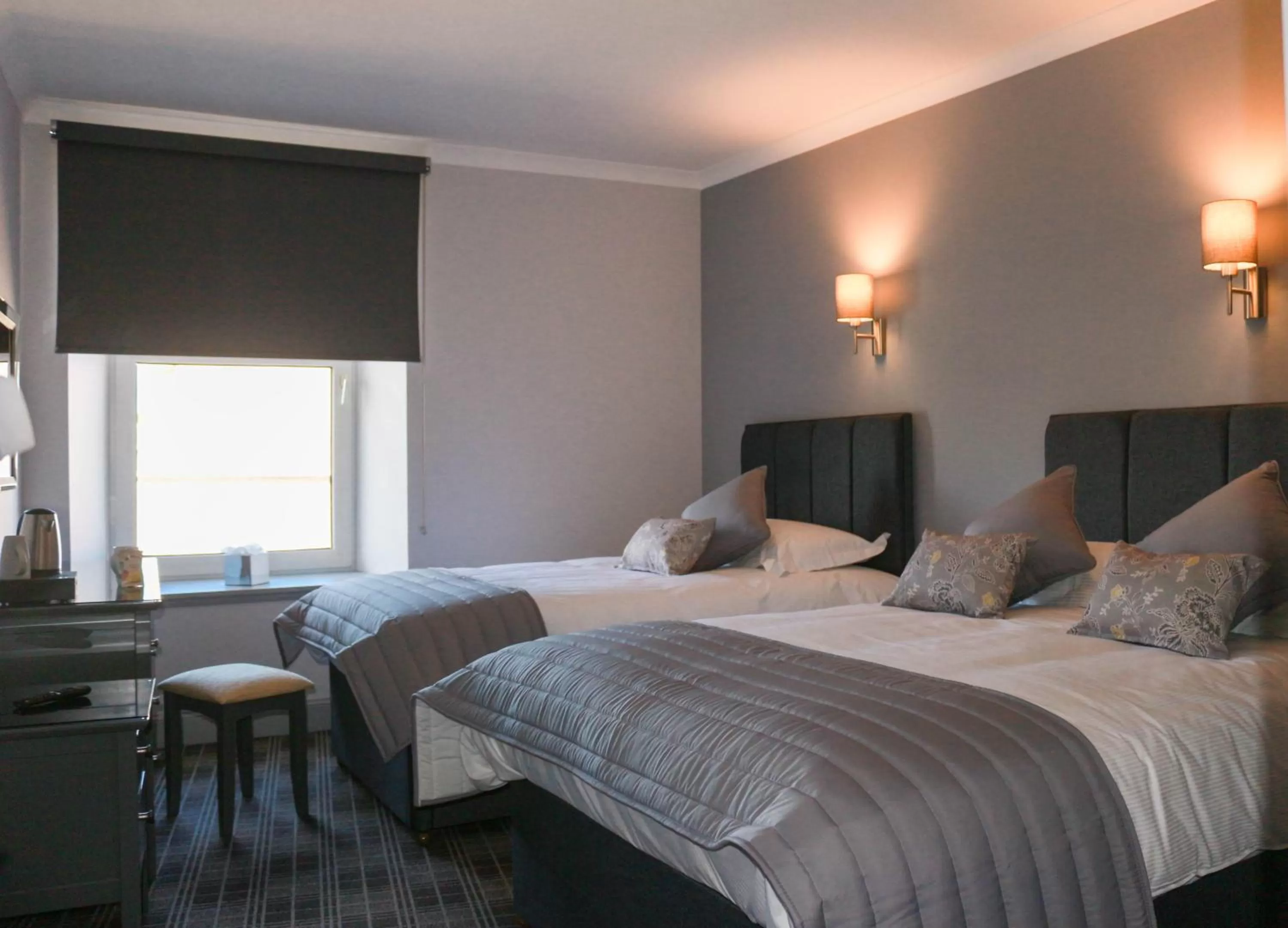 Photo of the whole room, Bed in The Royal Hotel