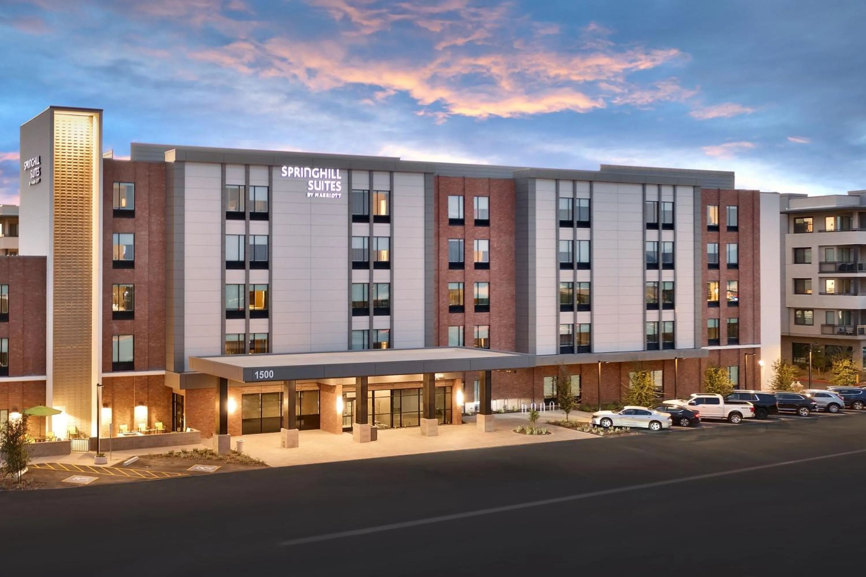 Property building in SpringHill Suites by Marriott Phoenix Scottsdale