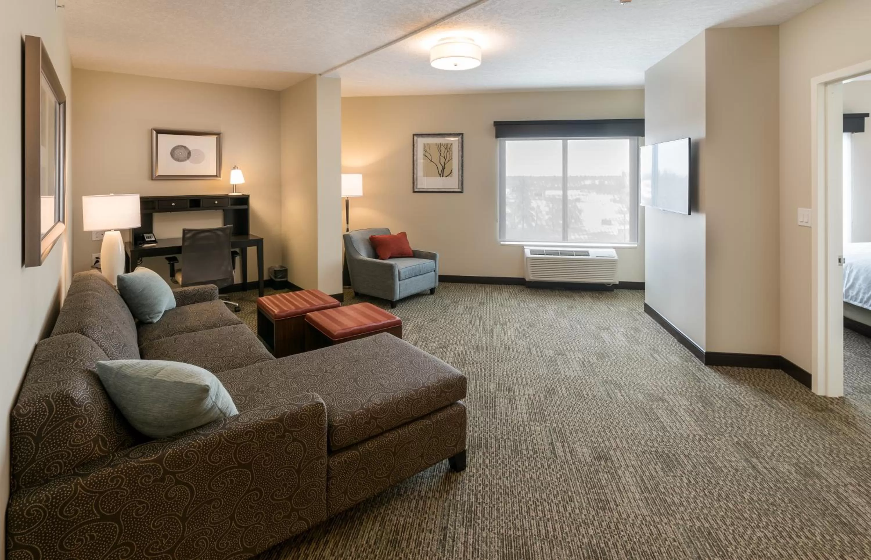 TV and multimedia in Staybridge Suites - Saskatoon - University by IHG