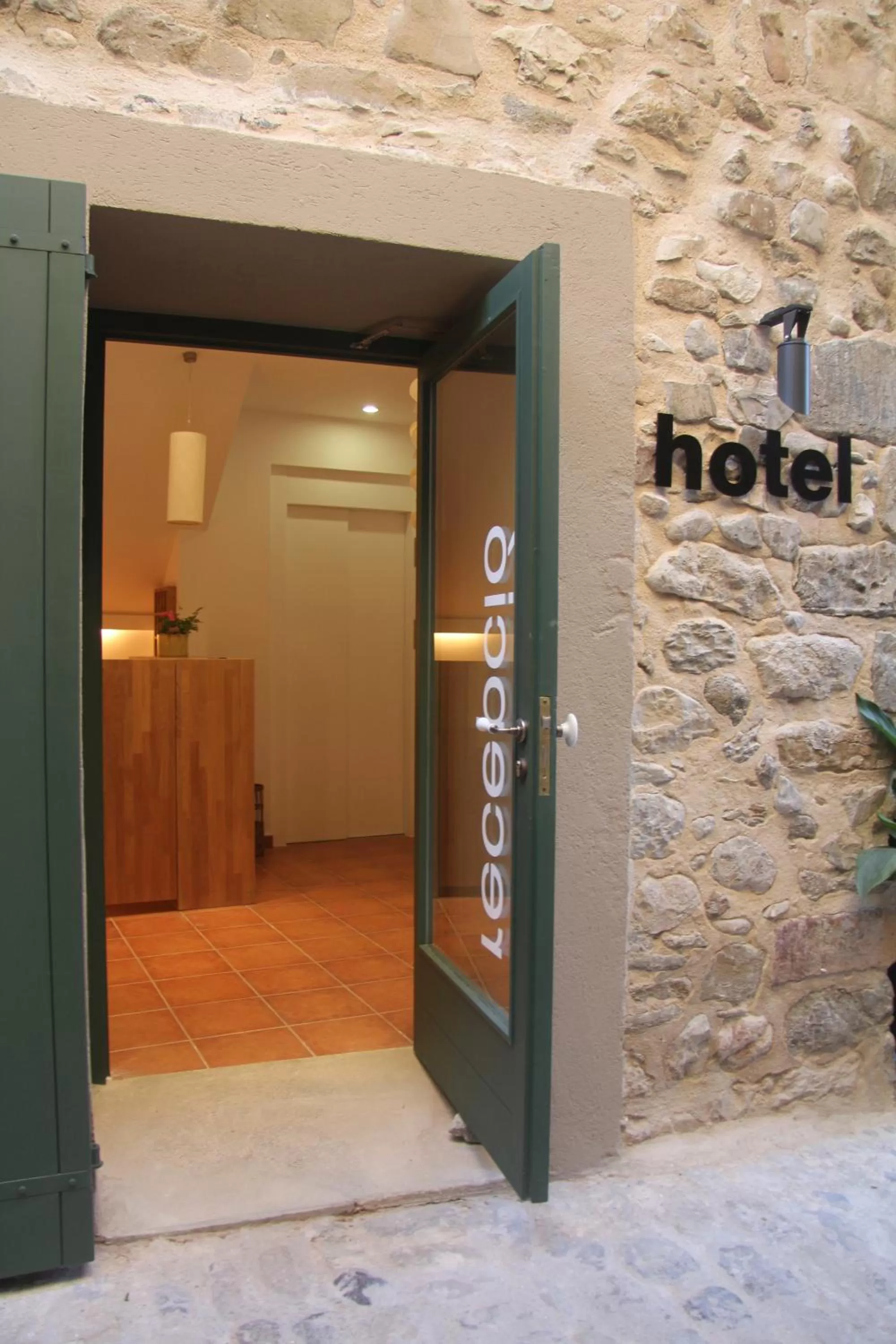 Facade/entrance in Hotel 3 Arcs