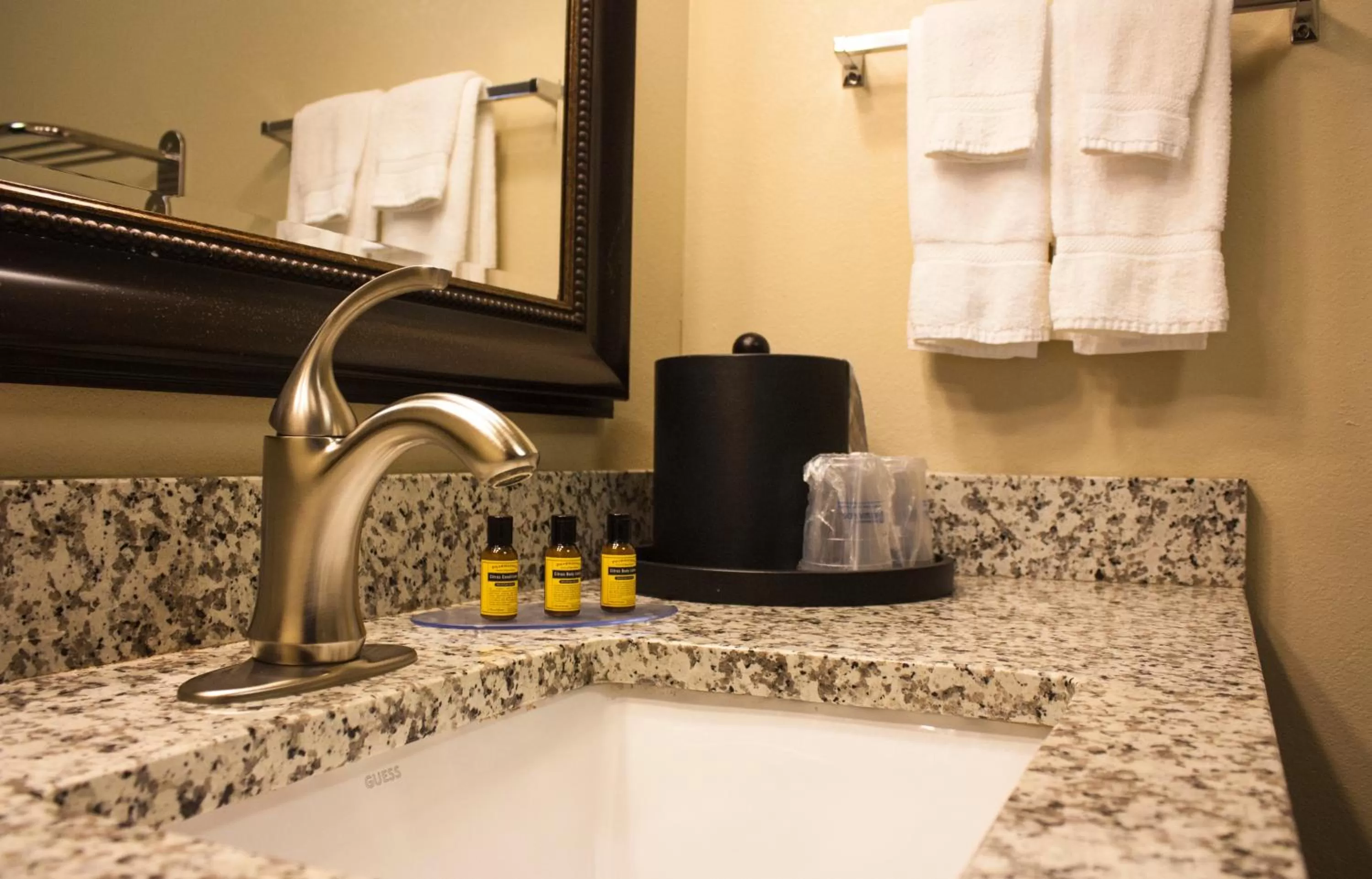 Comfort Inn & Suites Copley Akron