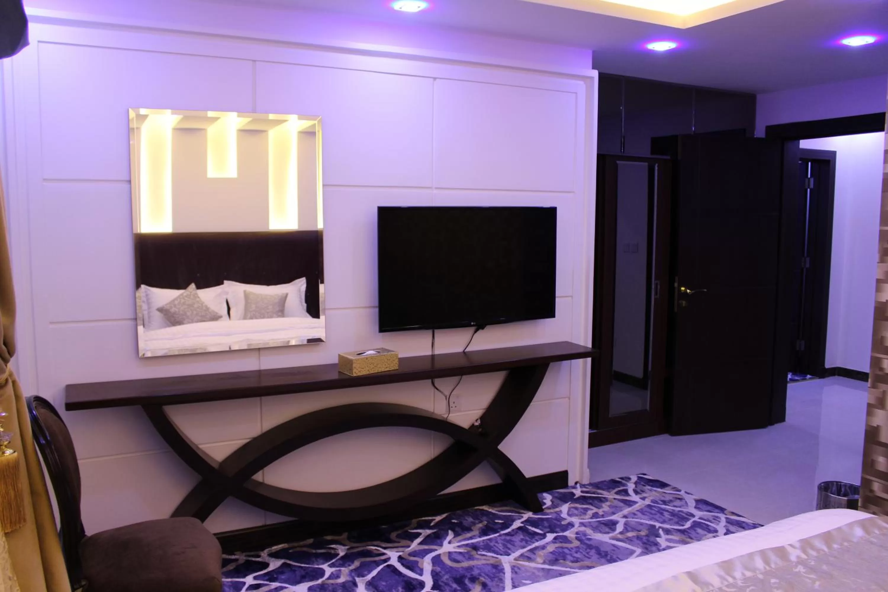TV/Entertainment Center in Sama Hotel