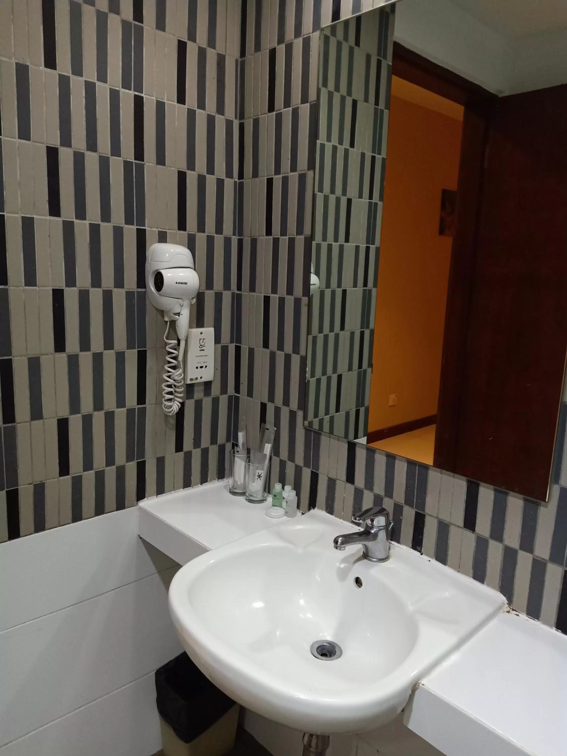 Toilet in Kinabalu Daya Hotel