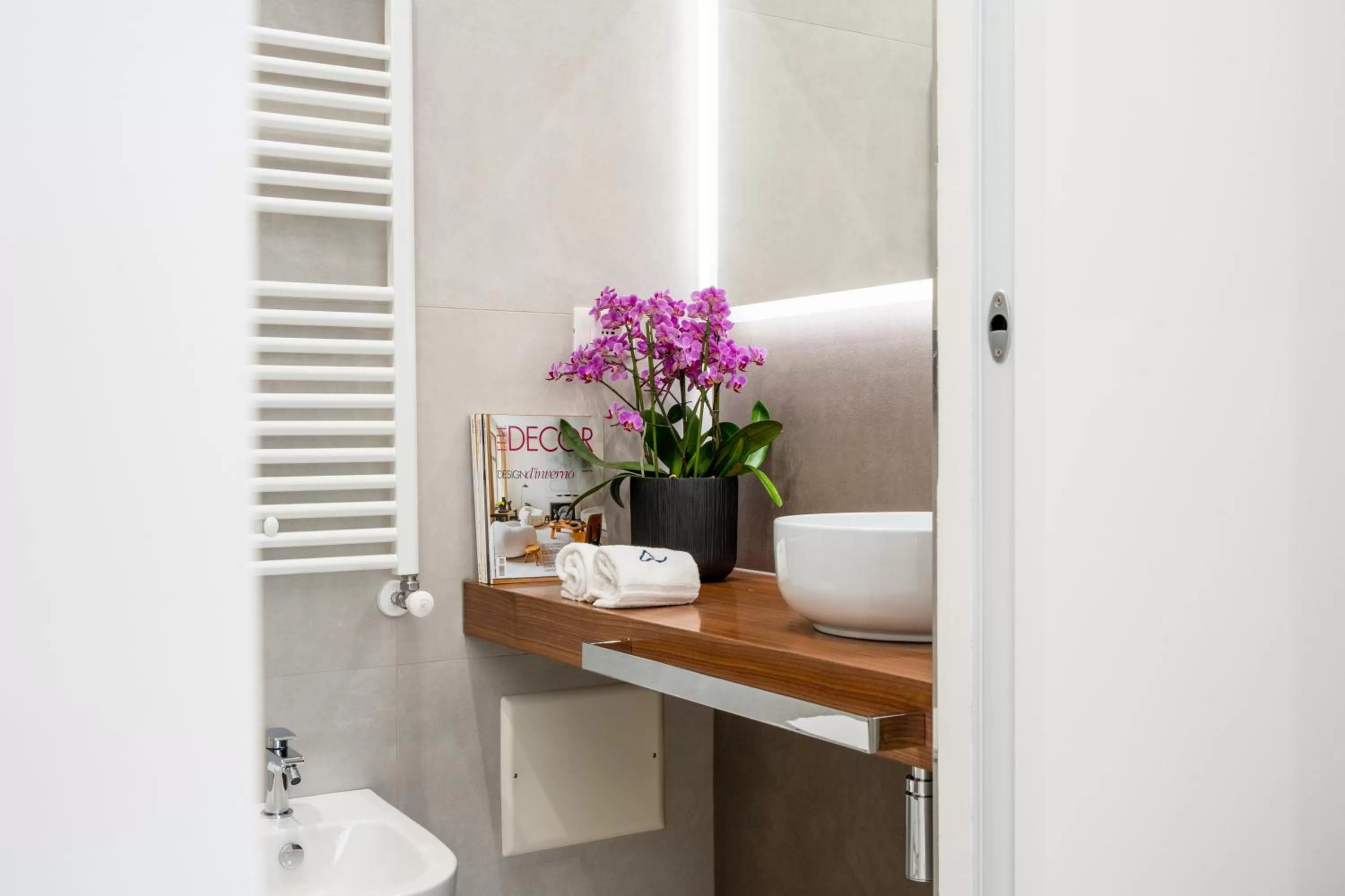 Hot Tub, Bathroom in Daline Holiday Rooms