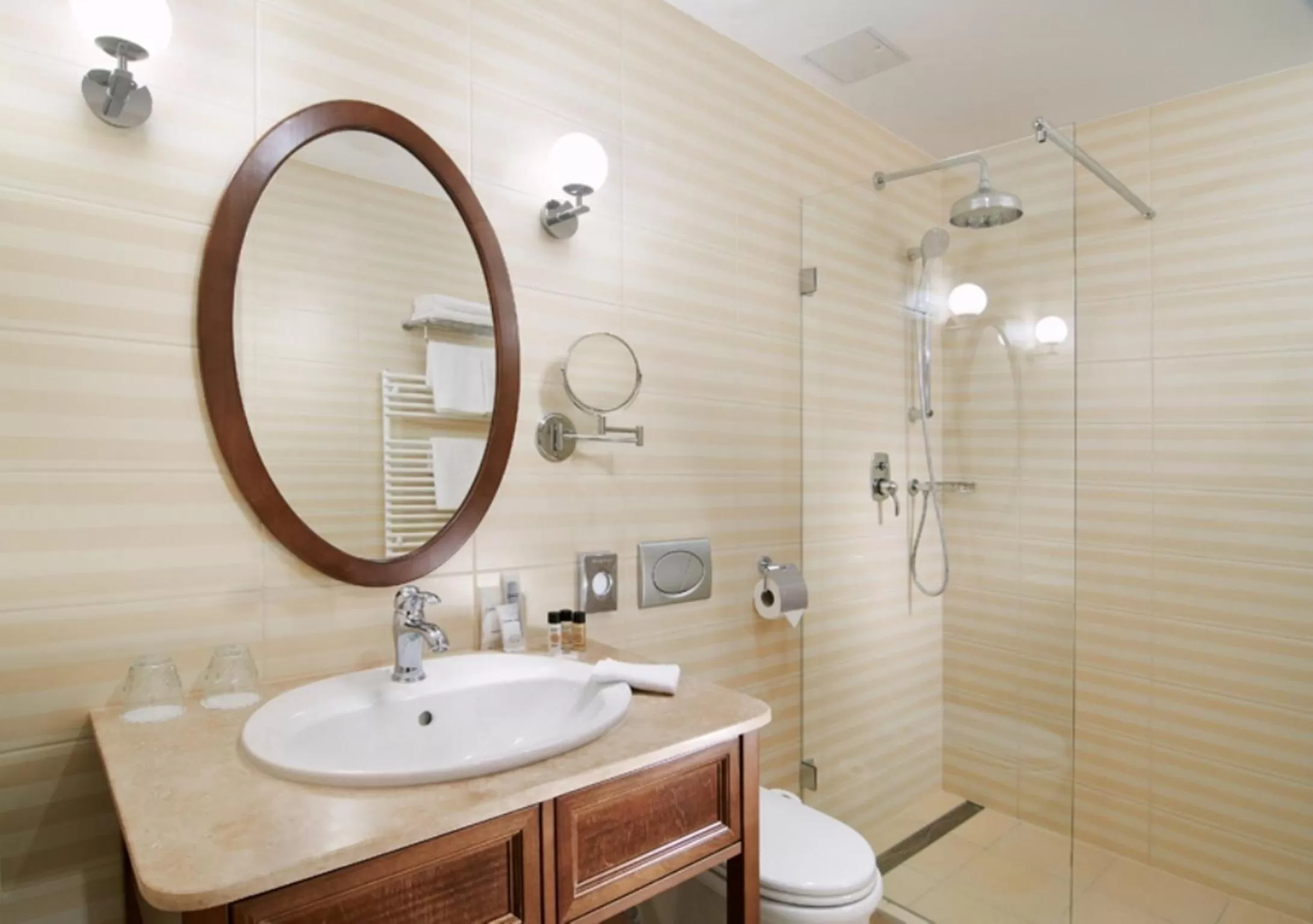 Shower in Mirage Medic Hotel