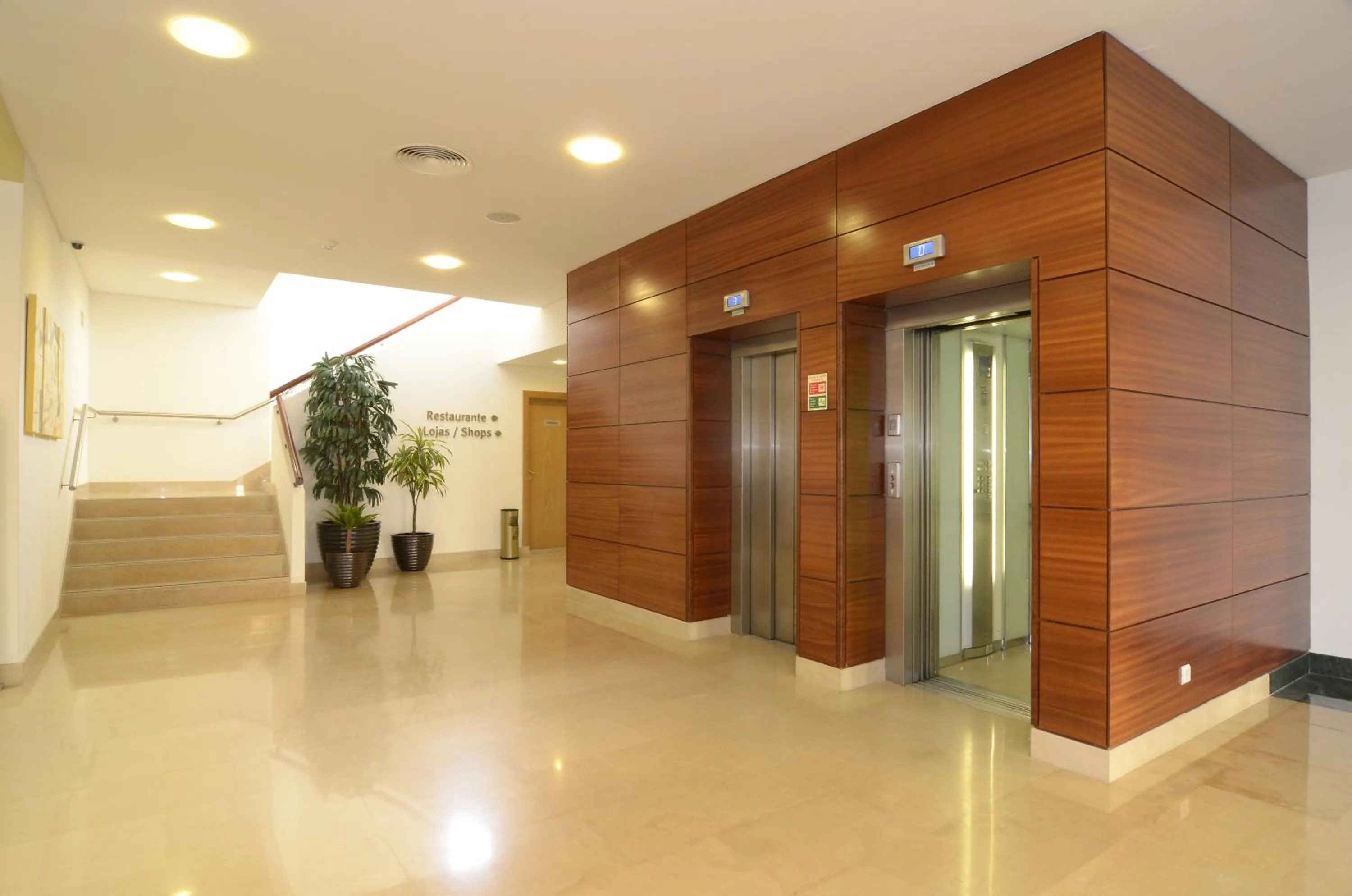 Lobby or reception in Hotel Cinquentenario & Conference Center
