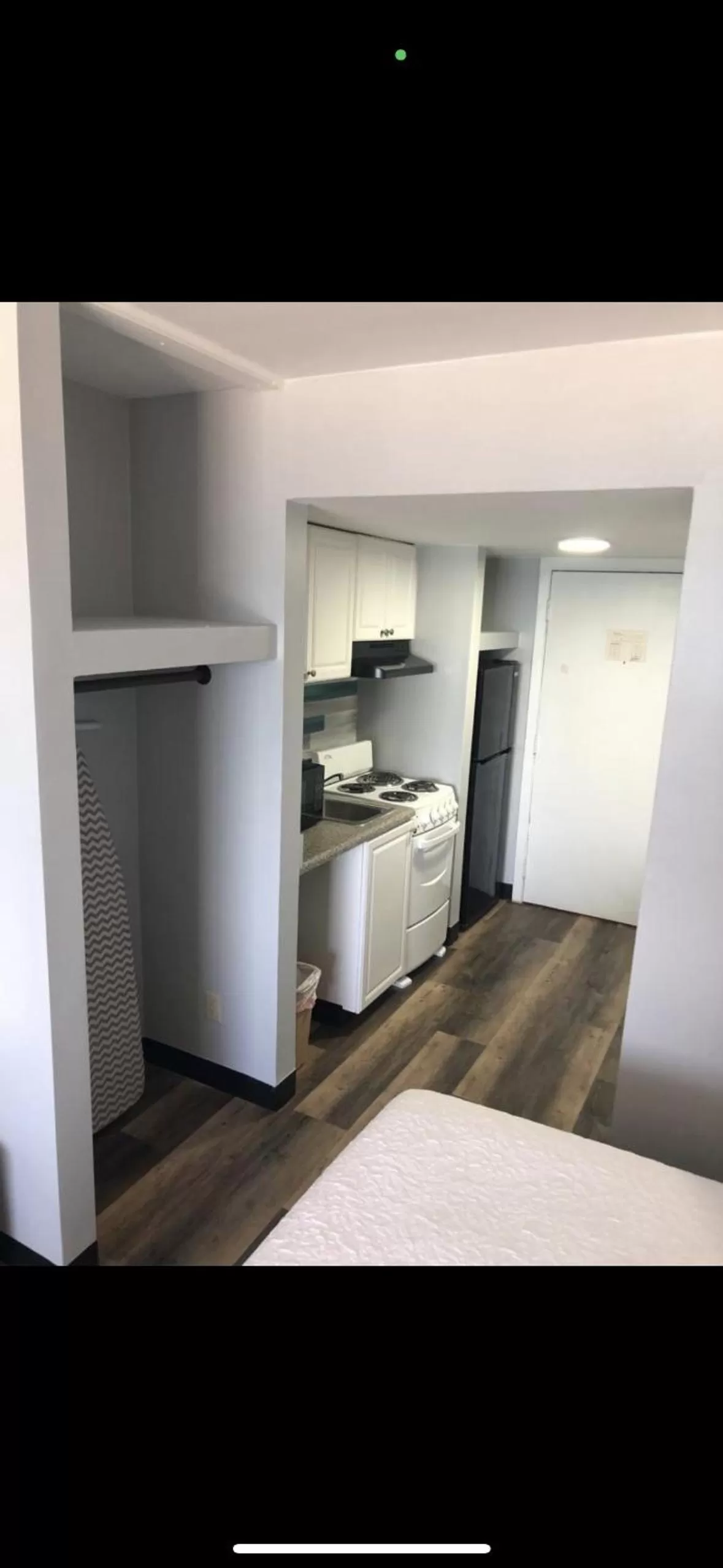 Kitchen or kitchenette in Gazebo Inn Oceanfront