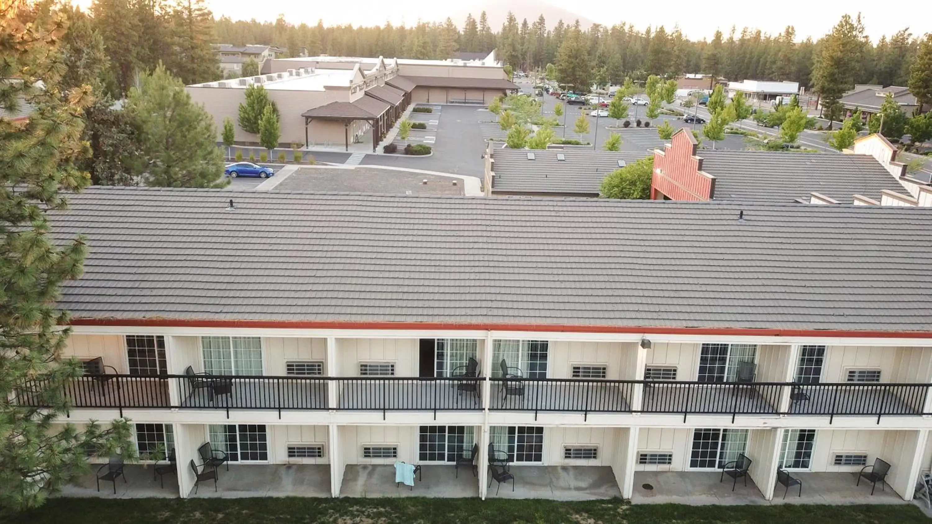 Queen Room - Disability Access - Non-Smoking NO PETS in Sisters Inn & Suites Queen Room - Disability Access - Non-Smoking NO PETS in Sisters Inn & Suites