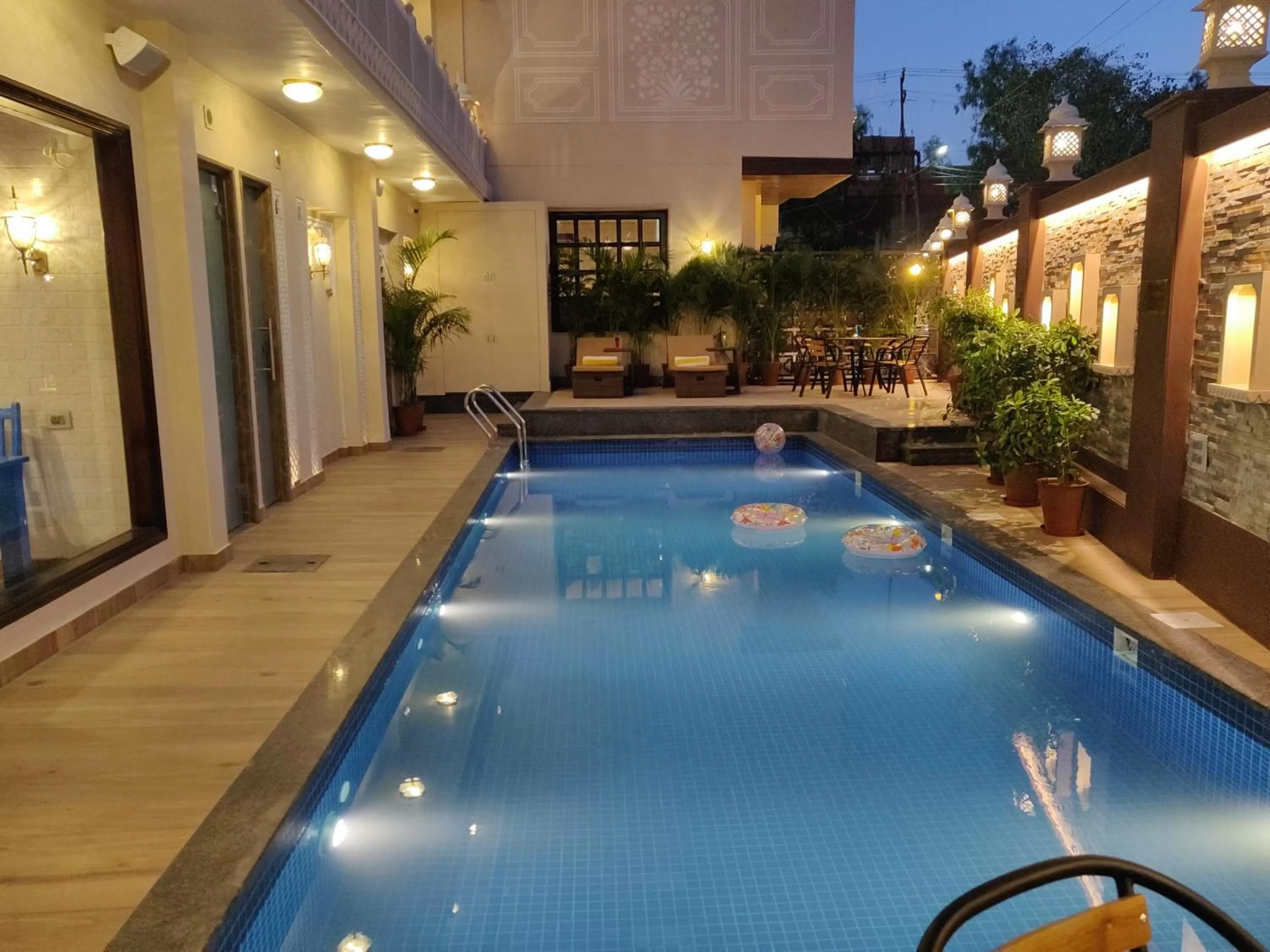 Swimming pool in Laxmi Palace Heritage Boutique Hotel