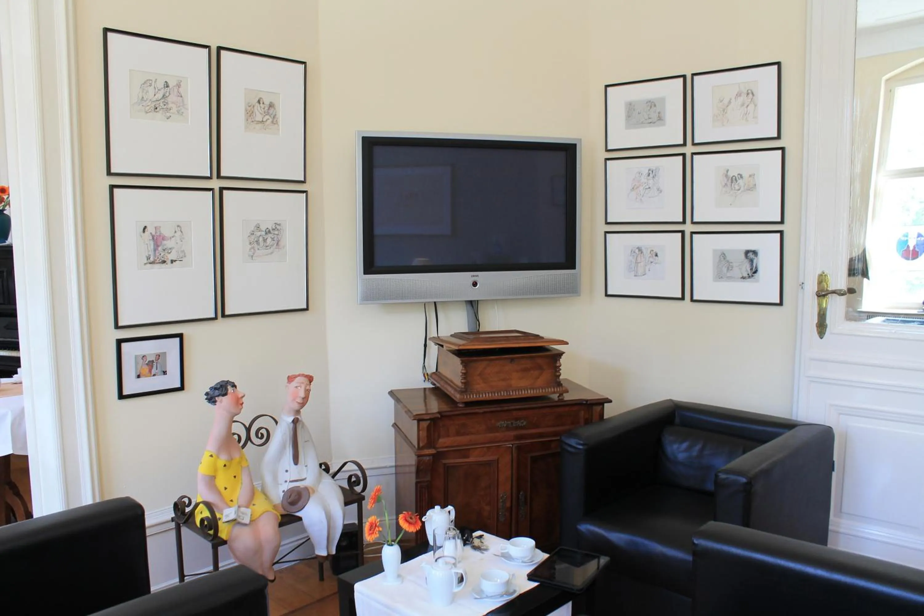 Communal lounge/ TV room in Hotel Hansablick