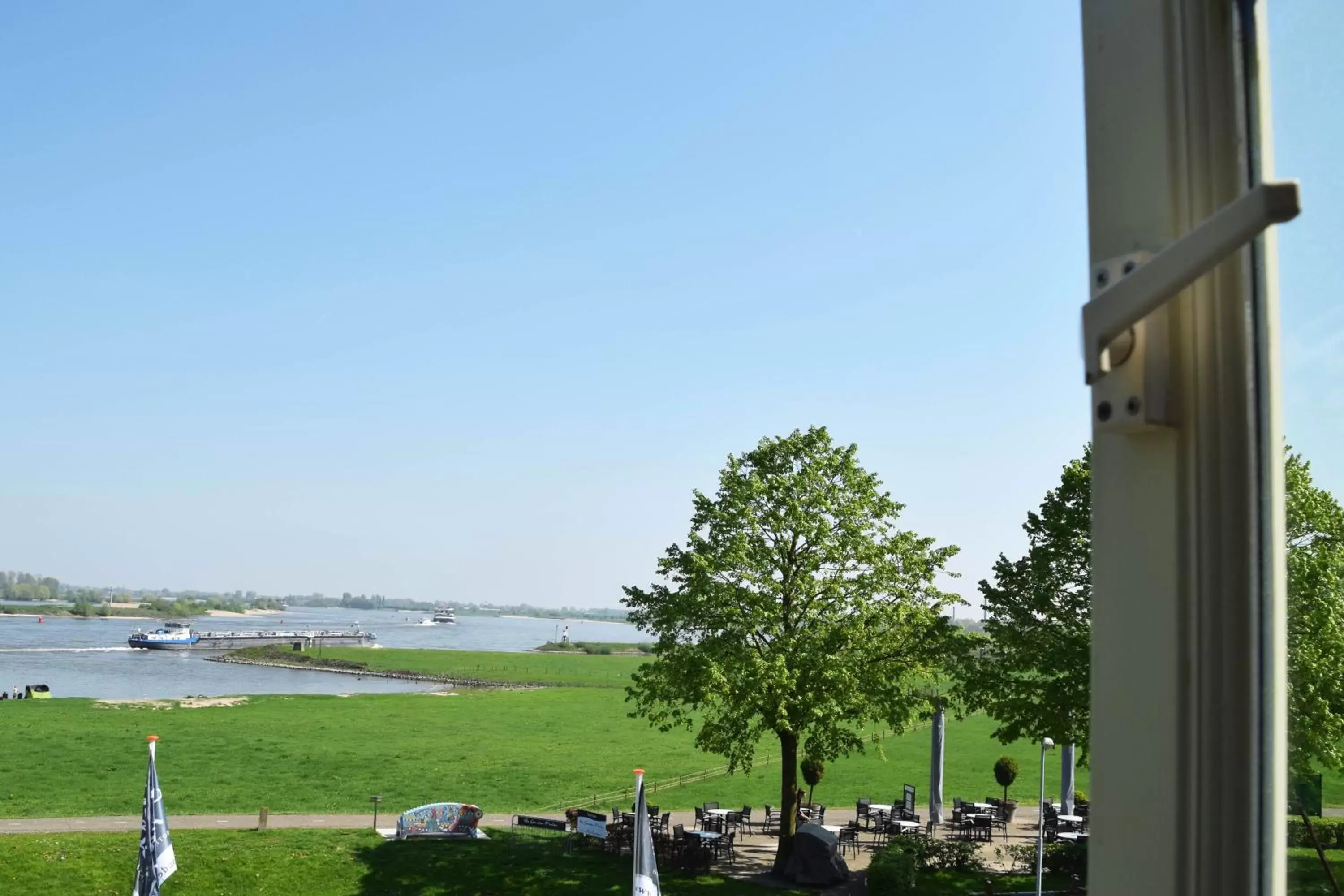 Twin Room with River View - single occupancy in De Gouden Molen Twin Room with River View - single occupancy in De Gouden Molen