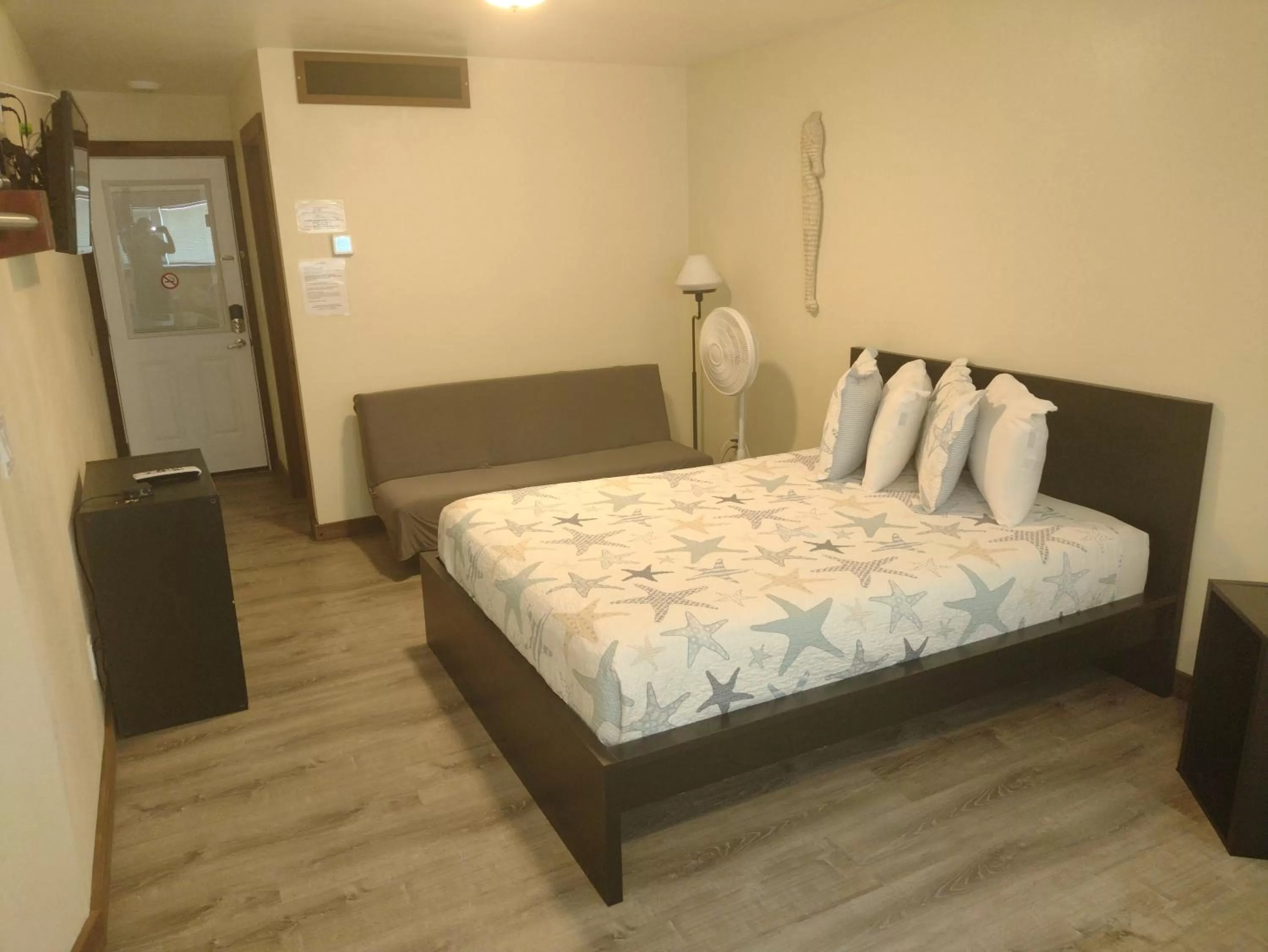 Bed in Belles Sea Inn