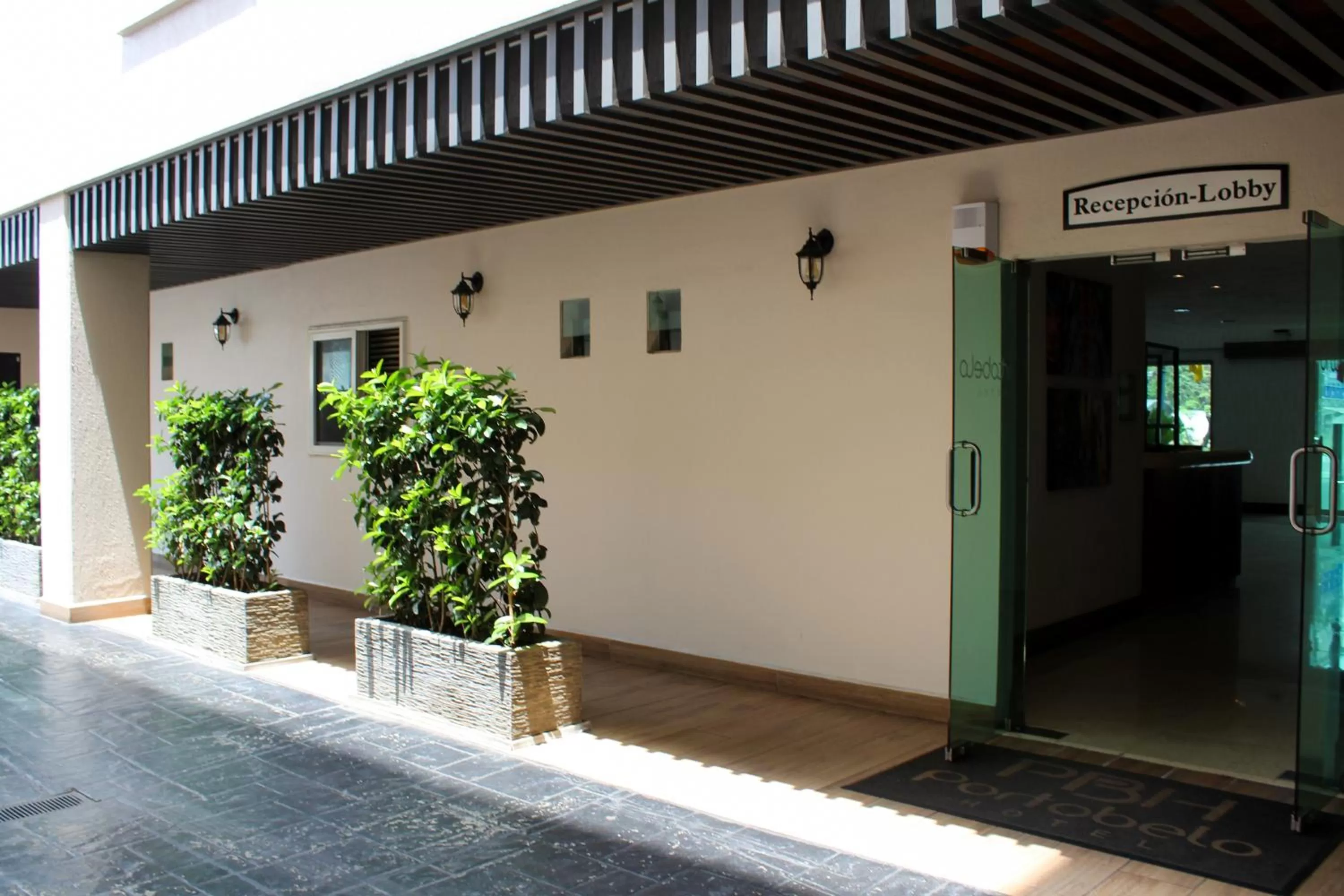 Parking in Hotel Portobelo