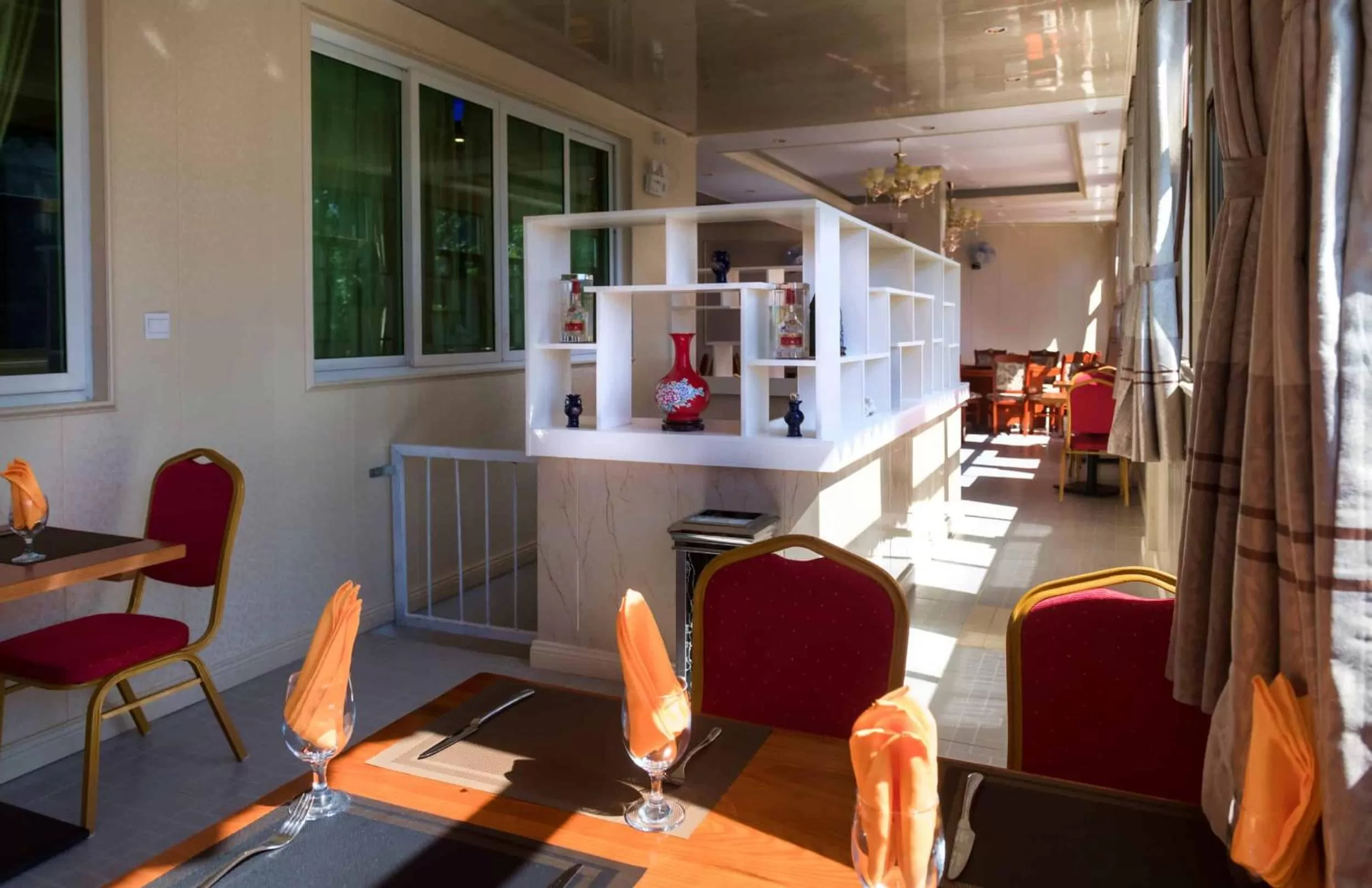 Decorative detail, Restaurant/Places to Eat in Riverside Hotel