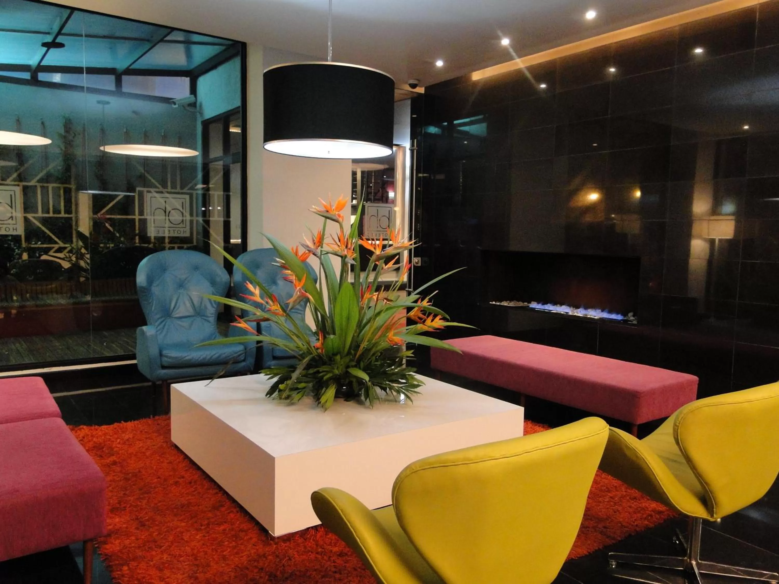 Lobby or reception in Hotel bh Parque 93