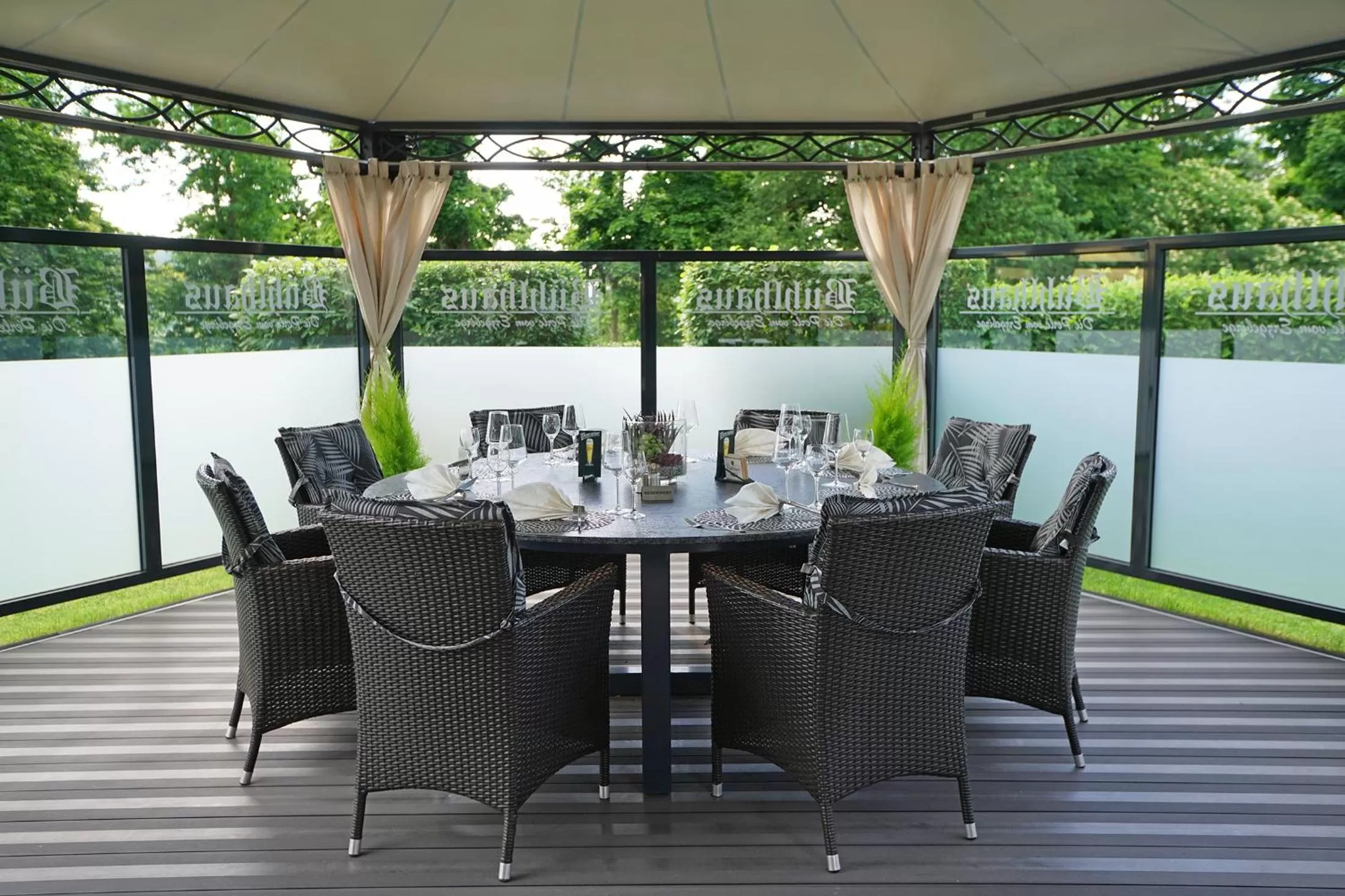 Restaurant/Places to Eat in Hotel und Restaurant Bühlhaus