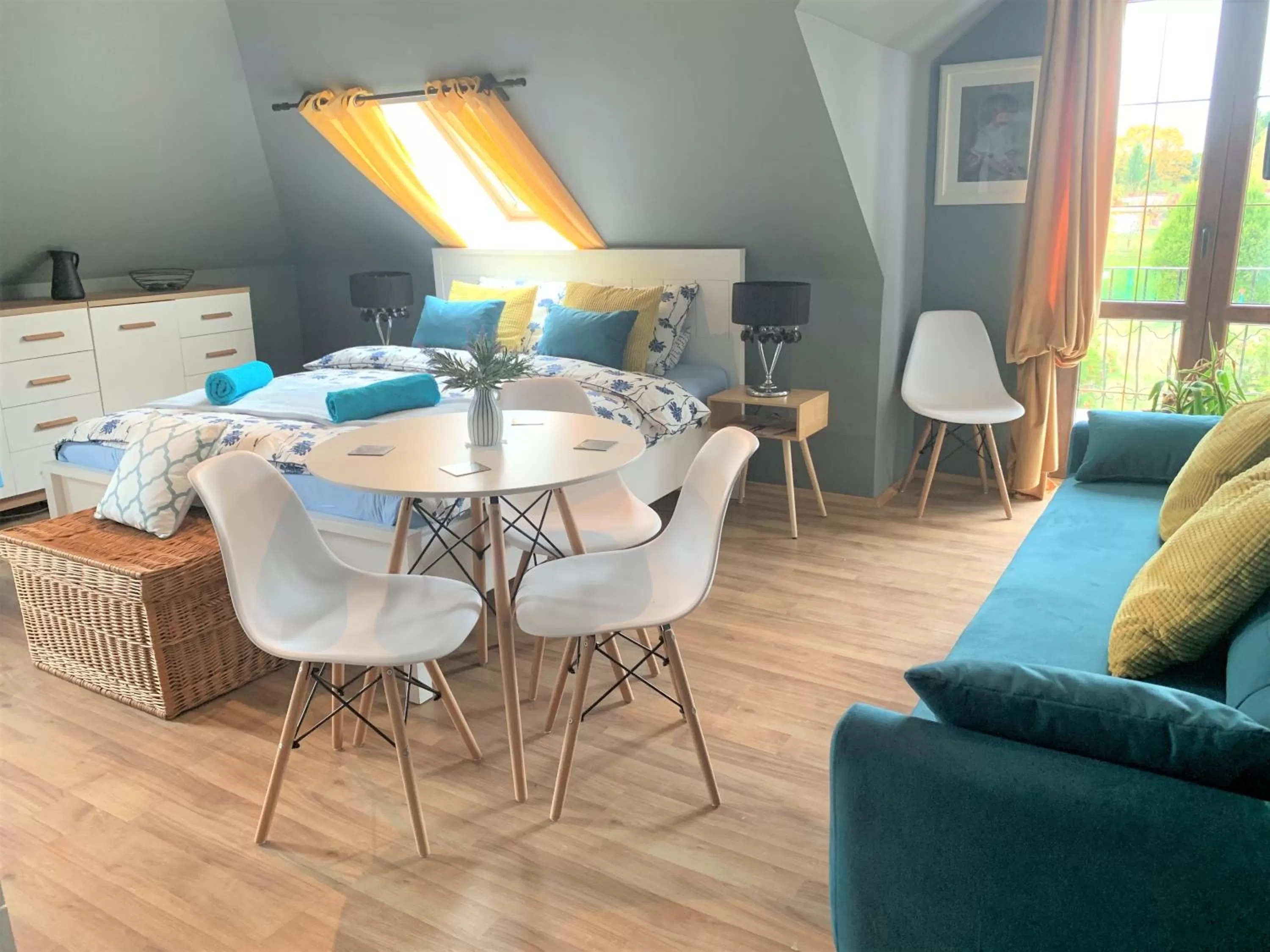 Photo of the whole room, Dining Area in Pokoje Gościnne Magnolia Rooms