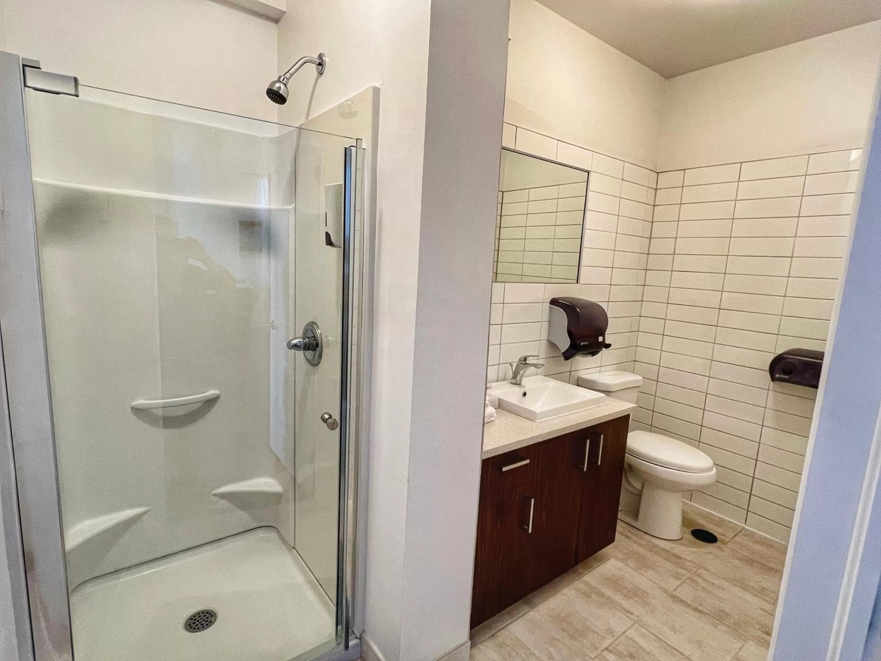 Shower in Auberge Le St-Alexis