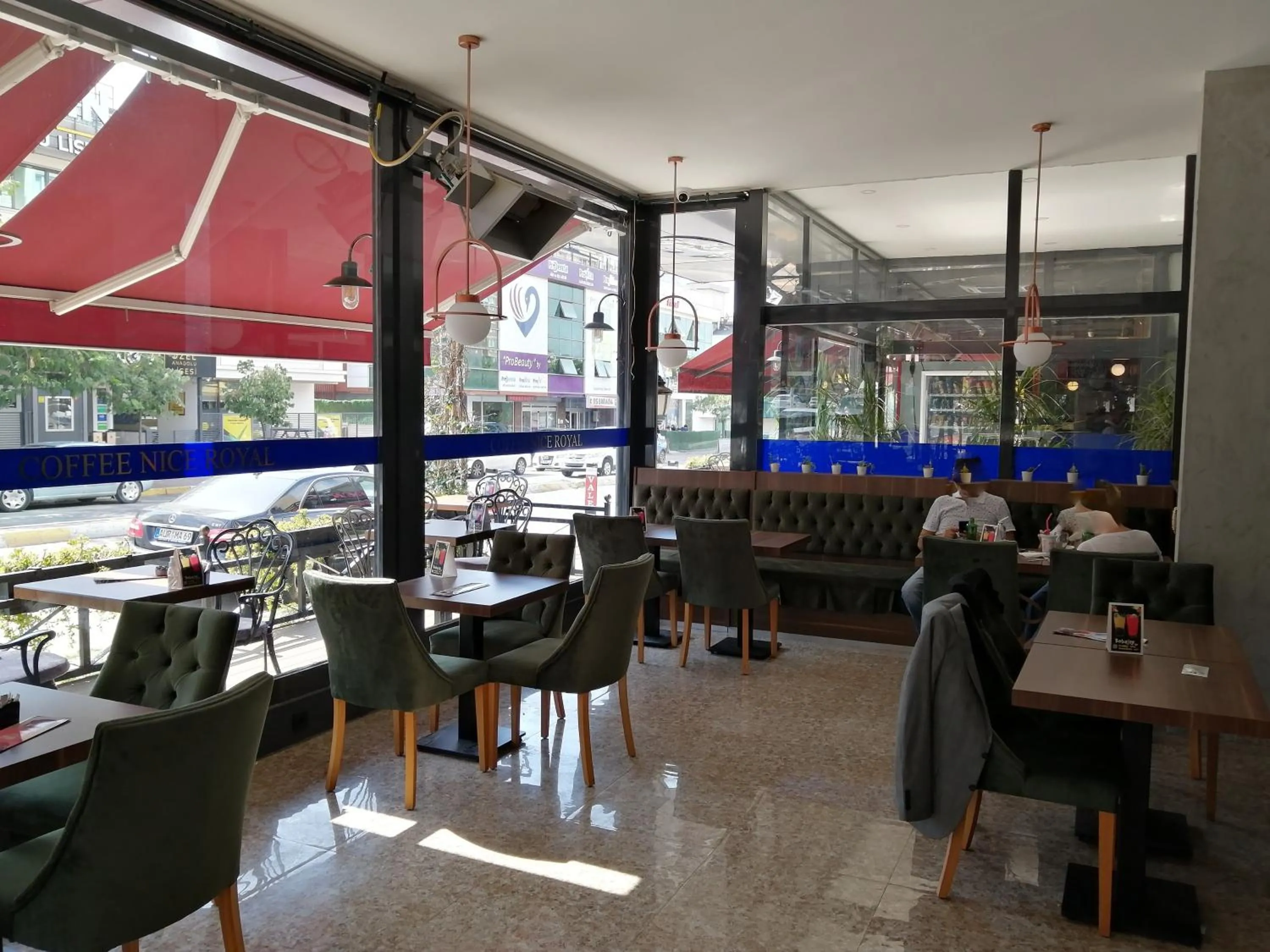 Restaurant/places to eat in Nice Royal