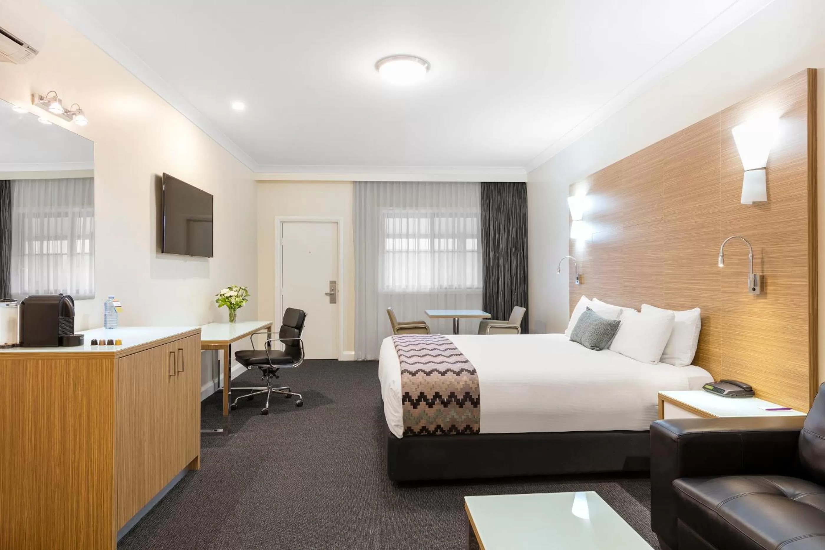 Bedroom, Bed in Mercure Goulburn