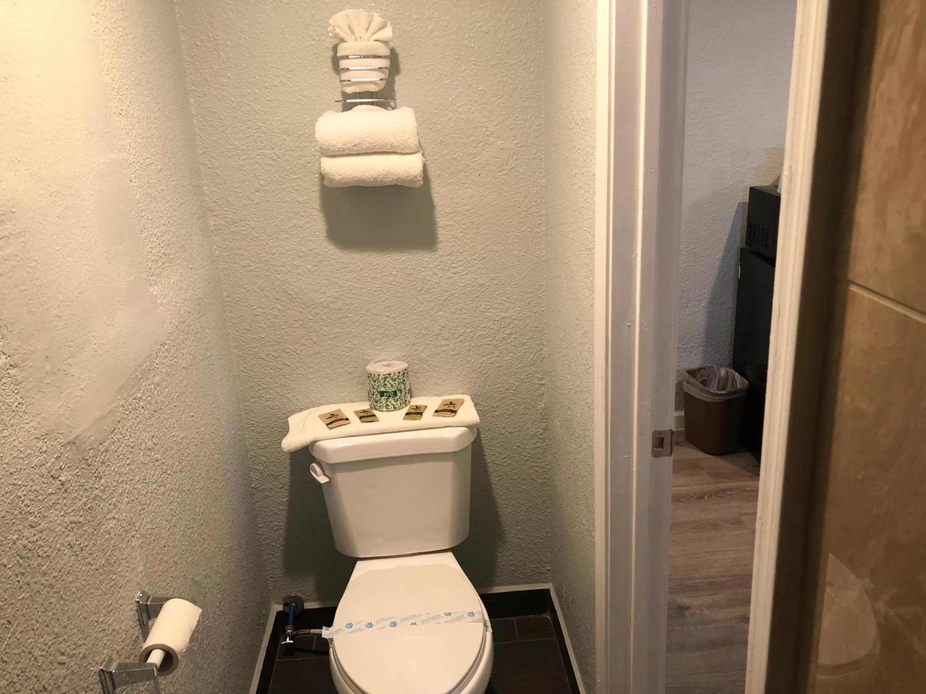 Toilet in Relax Inn